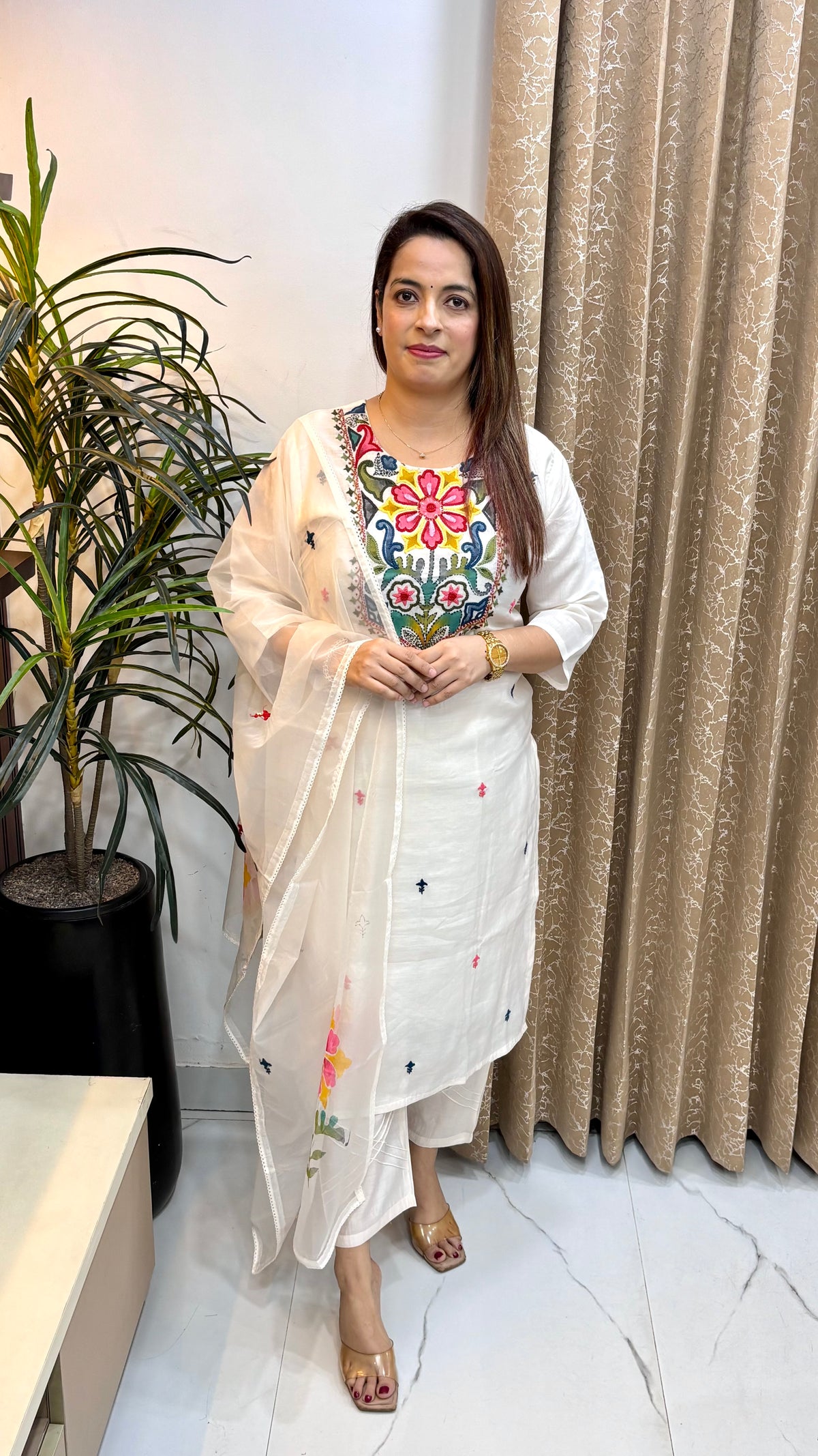 Mul Chanderi Suit with Kolkata Knot Work, Brush Art & Kantha Work