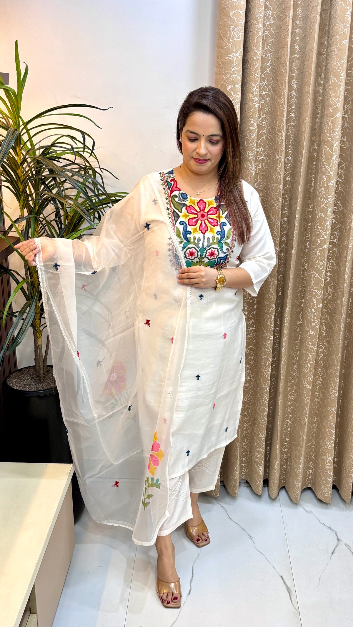 Mul Chanderi Suit with Kolkata Knot Work, Brush Art & Kantha Work