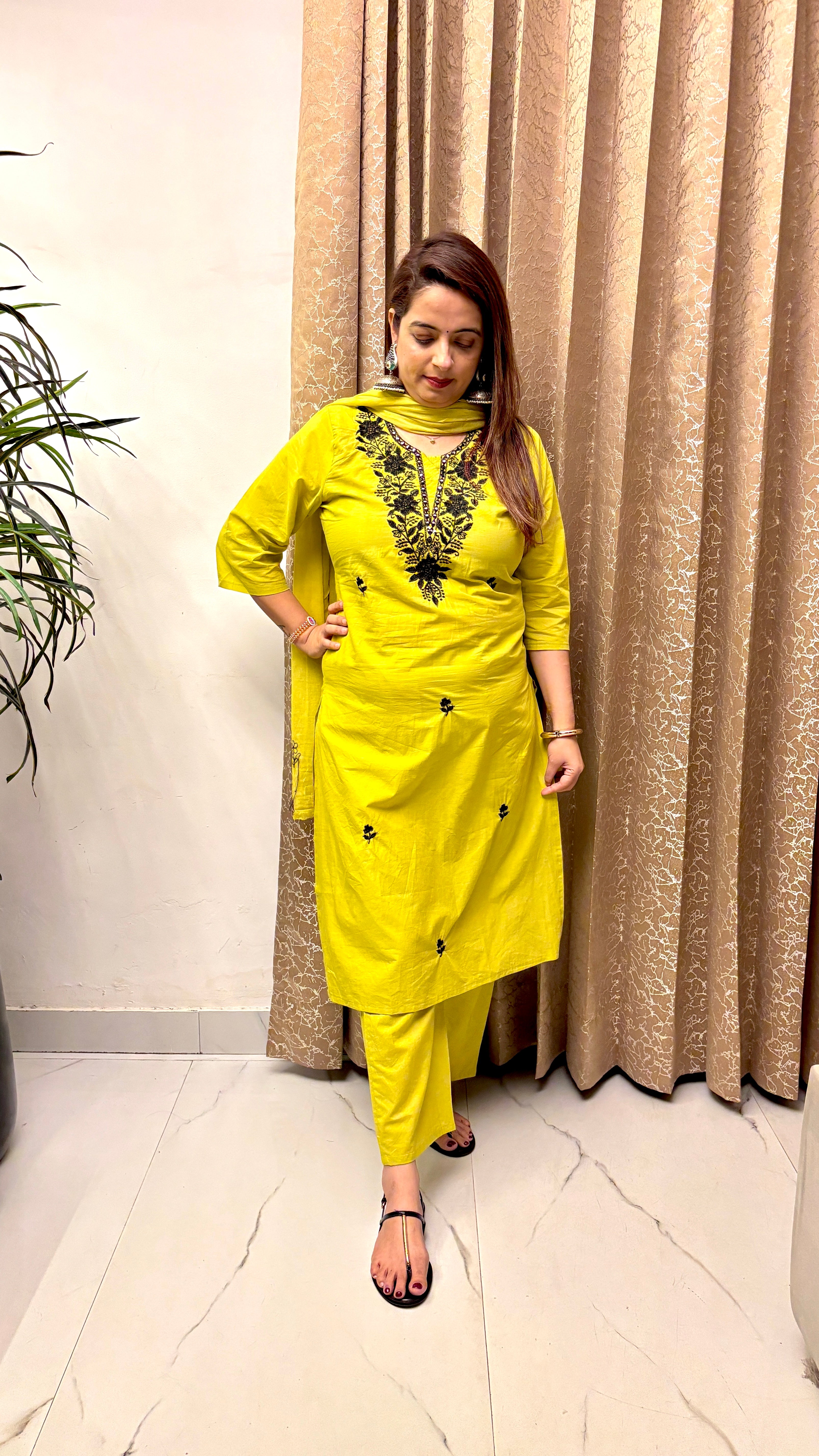 Pure Cotton Lucknowi Work Suit – Elegant Handcrafted Ethnic Ensemble