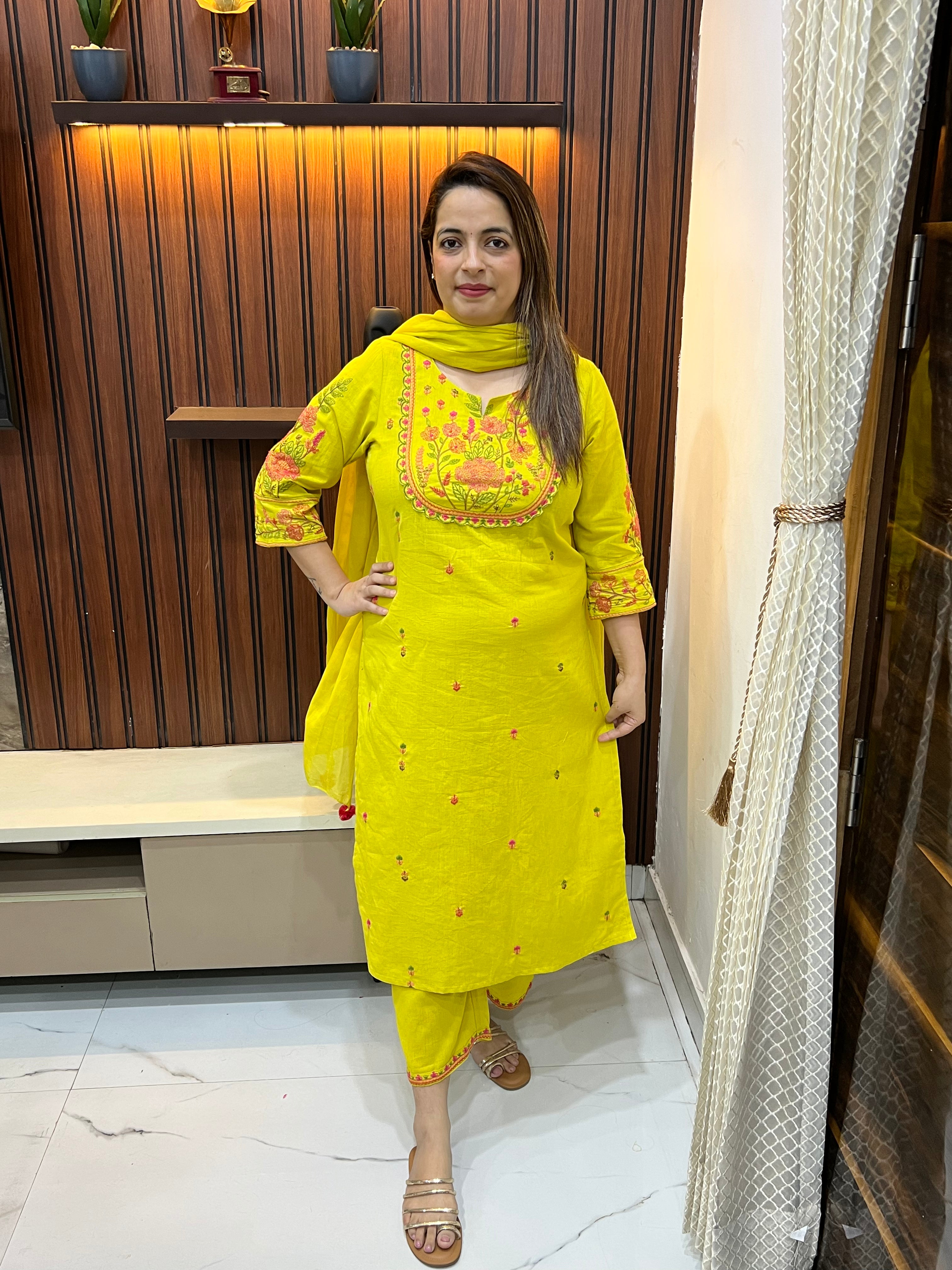 Handloom Cotton Suit with Thread Embroidery & Mul Cotton Dupatta🌿