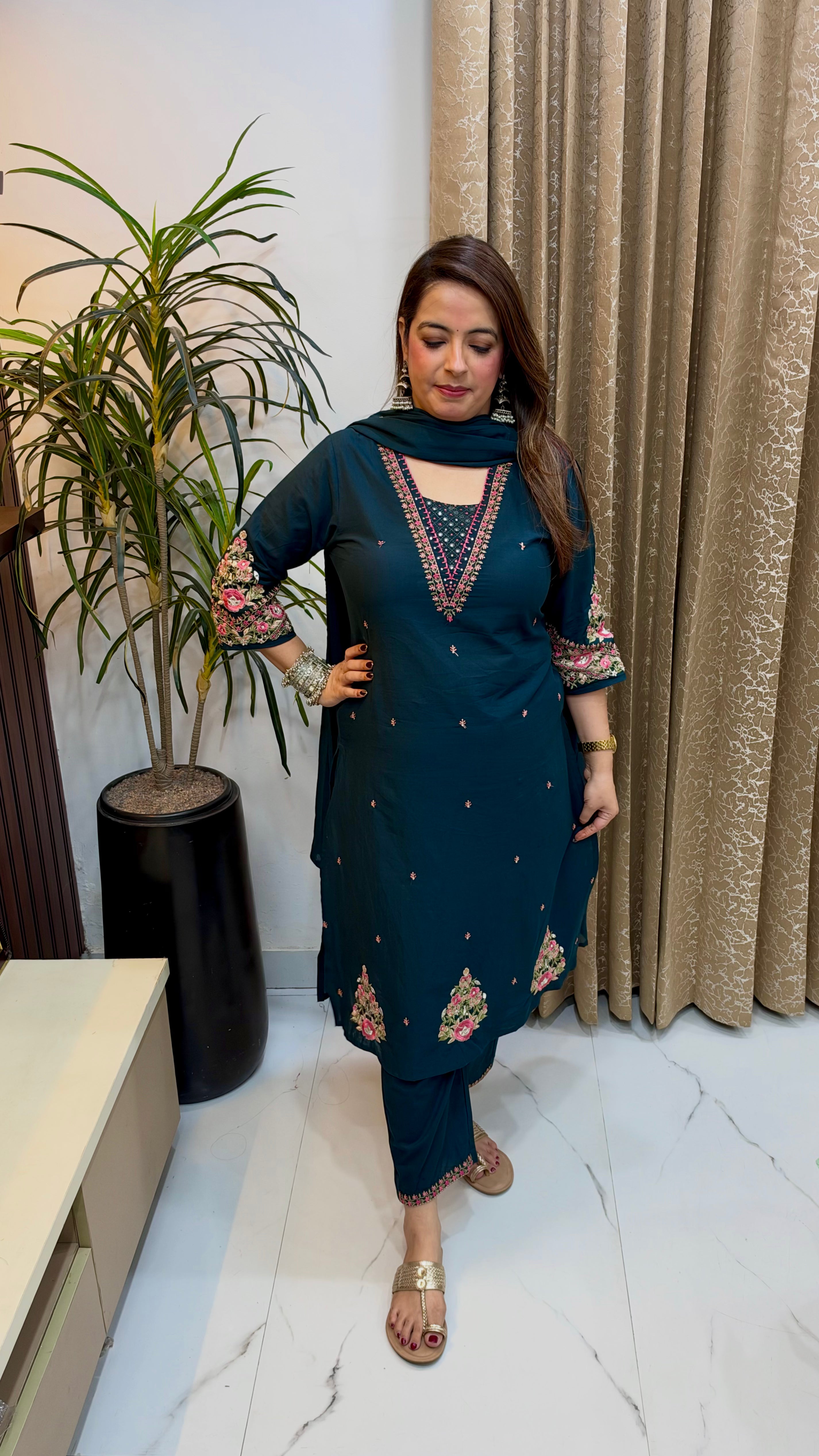 Artisanal Radiance: Premium Cotton 3-Piece Suit Set with Real Mirror Work & Mulmul Dupatta