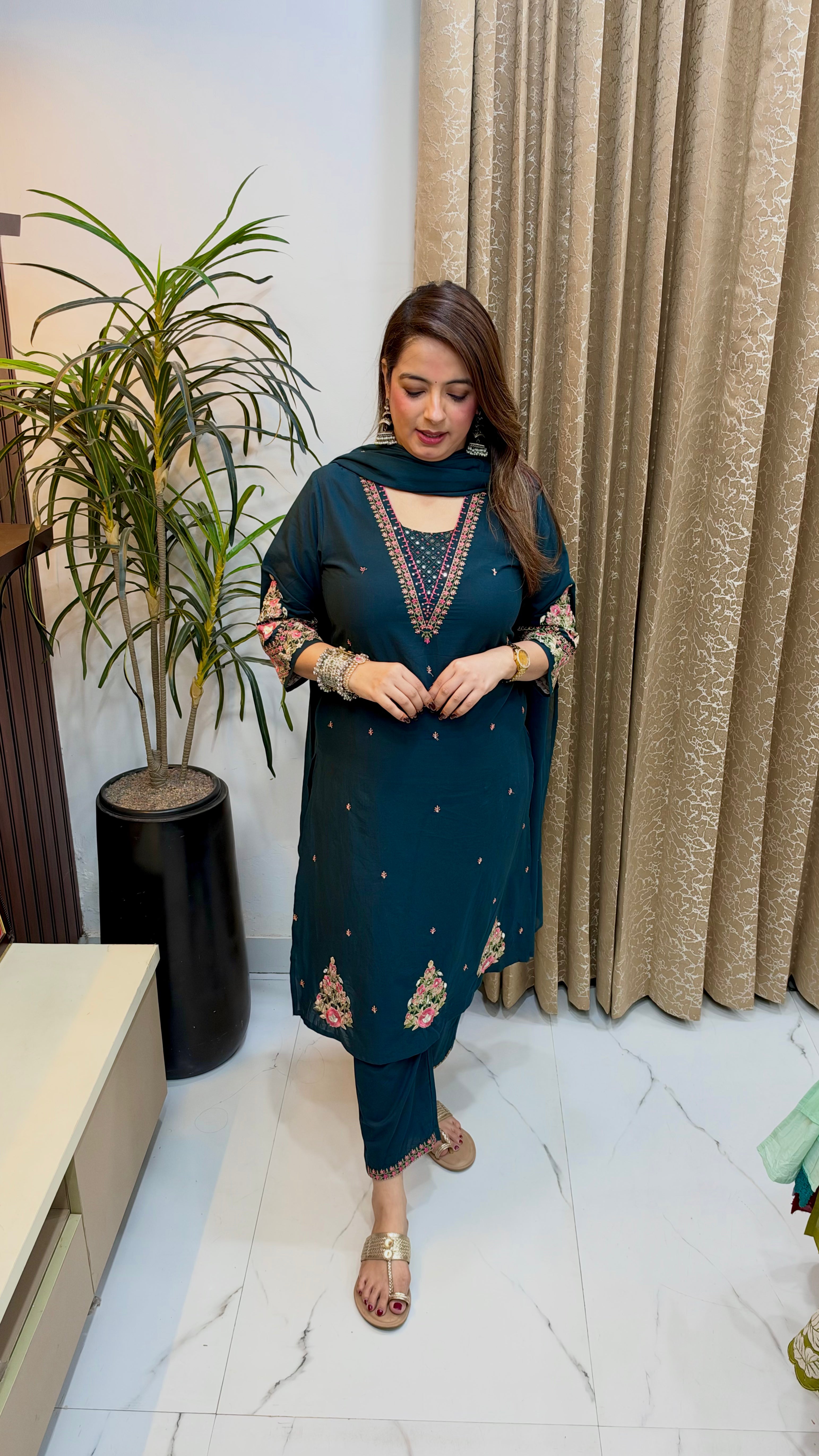 Artisanal Radiance: Premium Cotton 3-Piece Suit Set with Real Mirror Work & Mulmul Dupatta