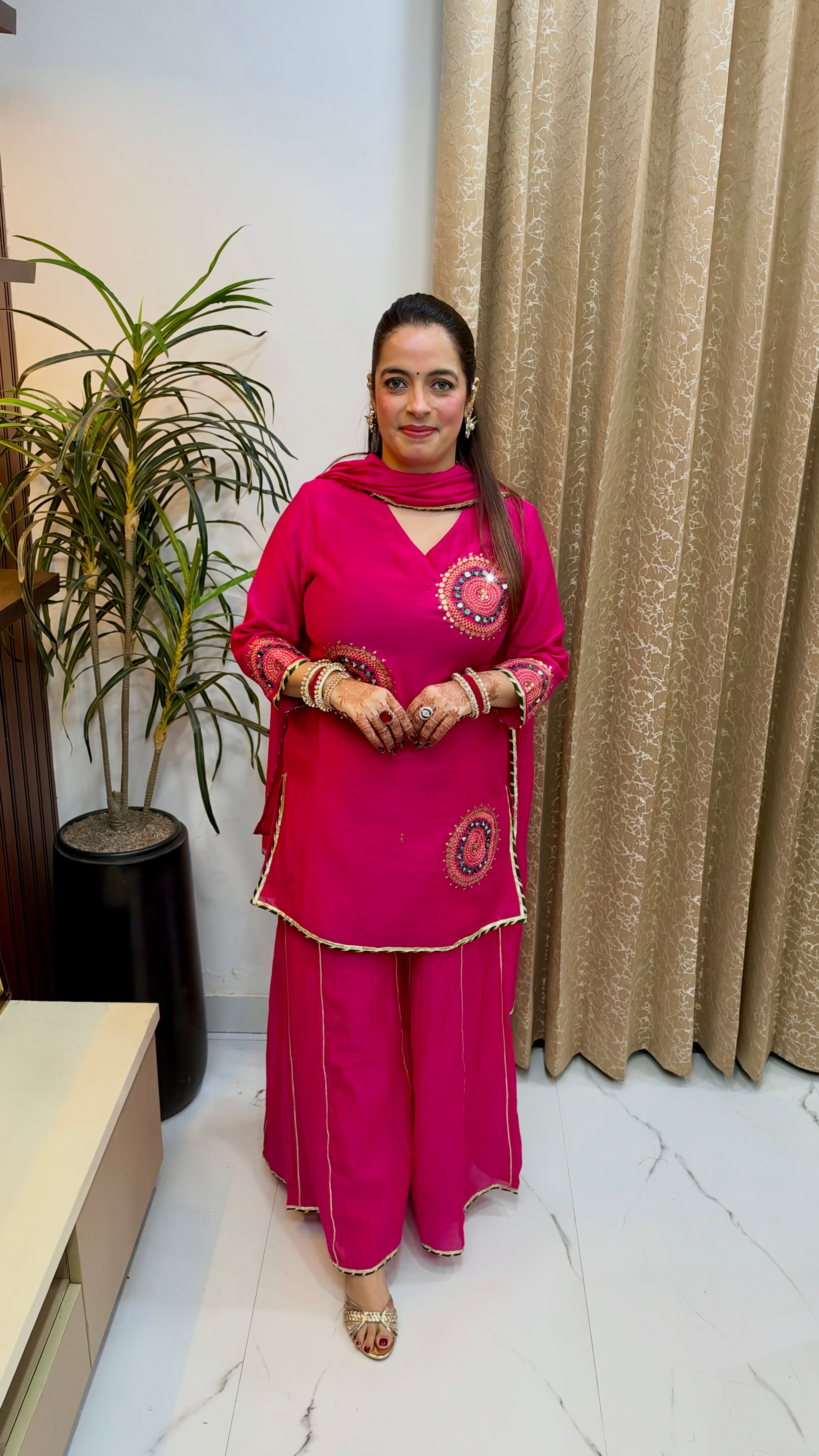 Boutique Opulence: Mul Chanderi Short Kurta & Divided Sharara Suit Set