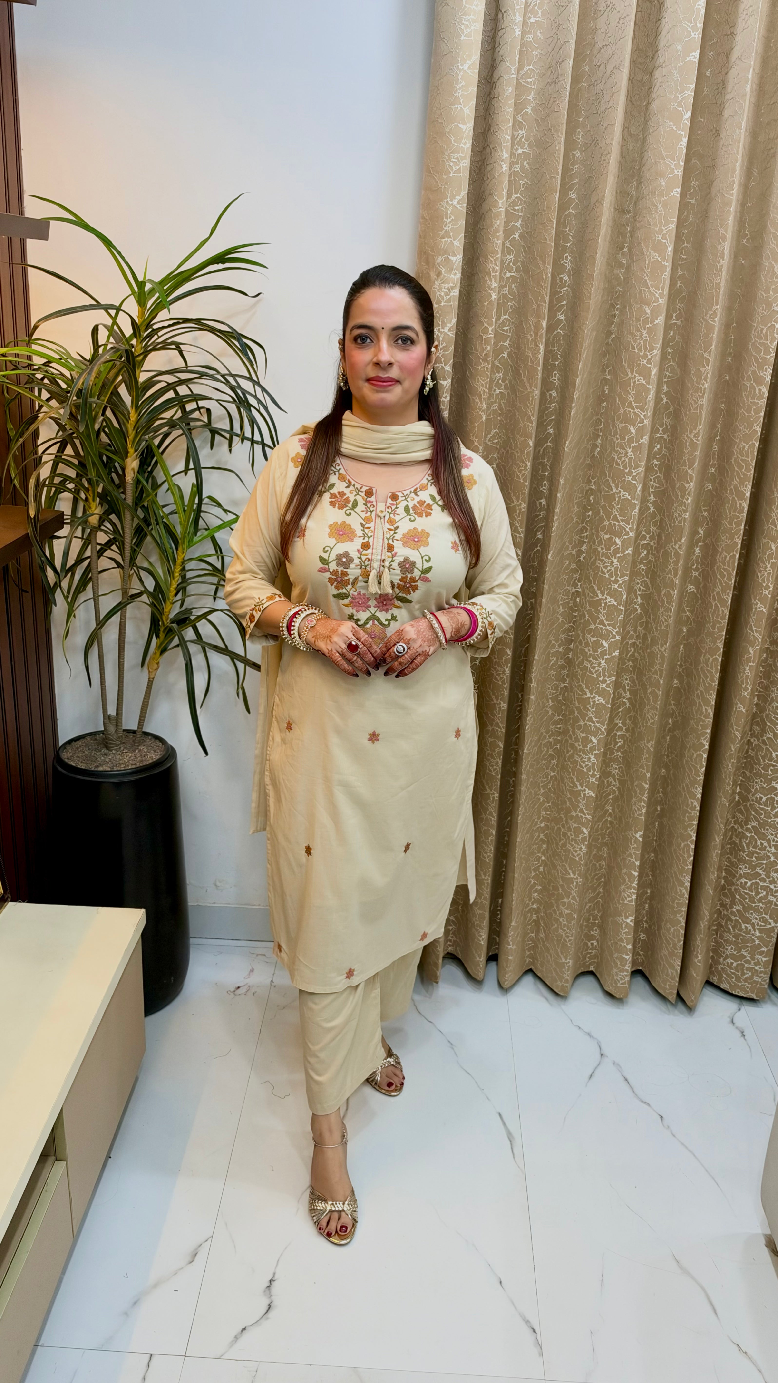 Boutique Elegance: Mulmul Cotton 3-Piece Straight Suit Set with Cross-Stitch Embroidery