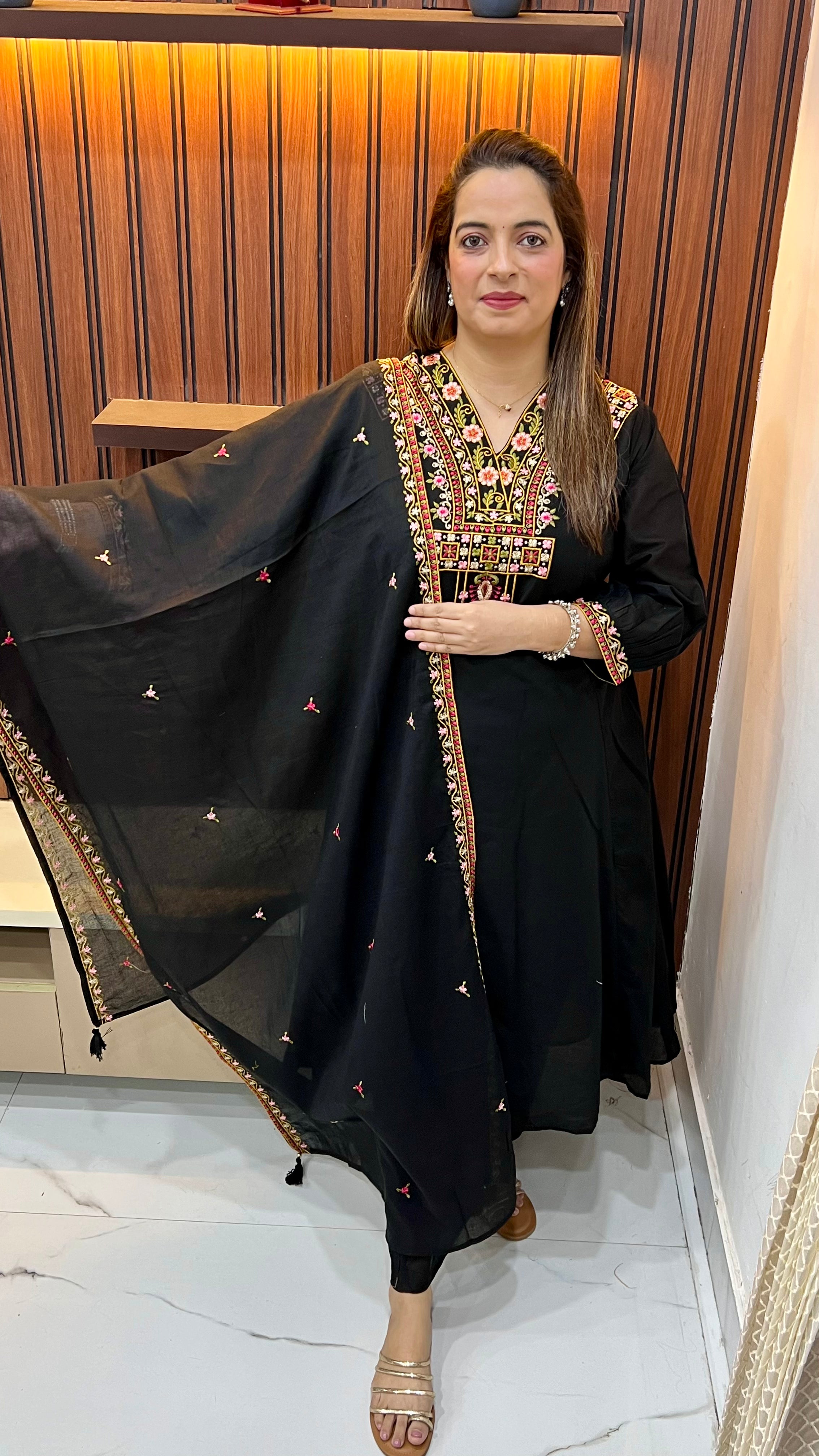 Pure Cotton A-Line Suit with Thread Embroidery & Balloon Sleeves ✨