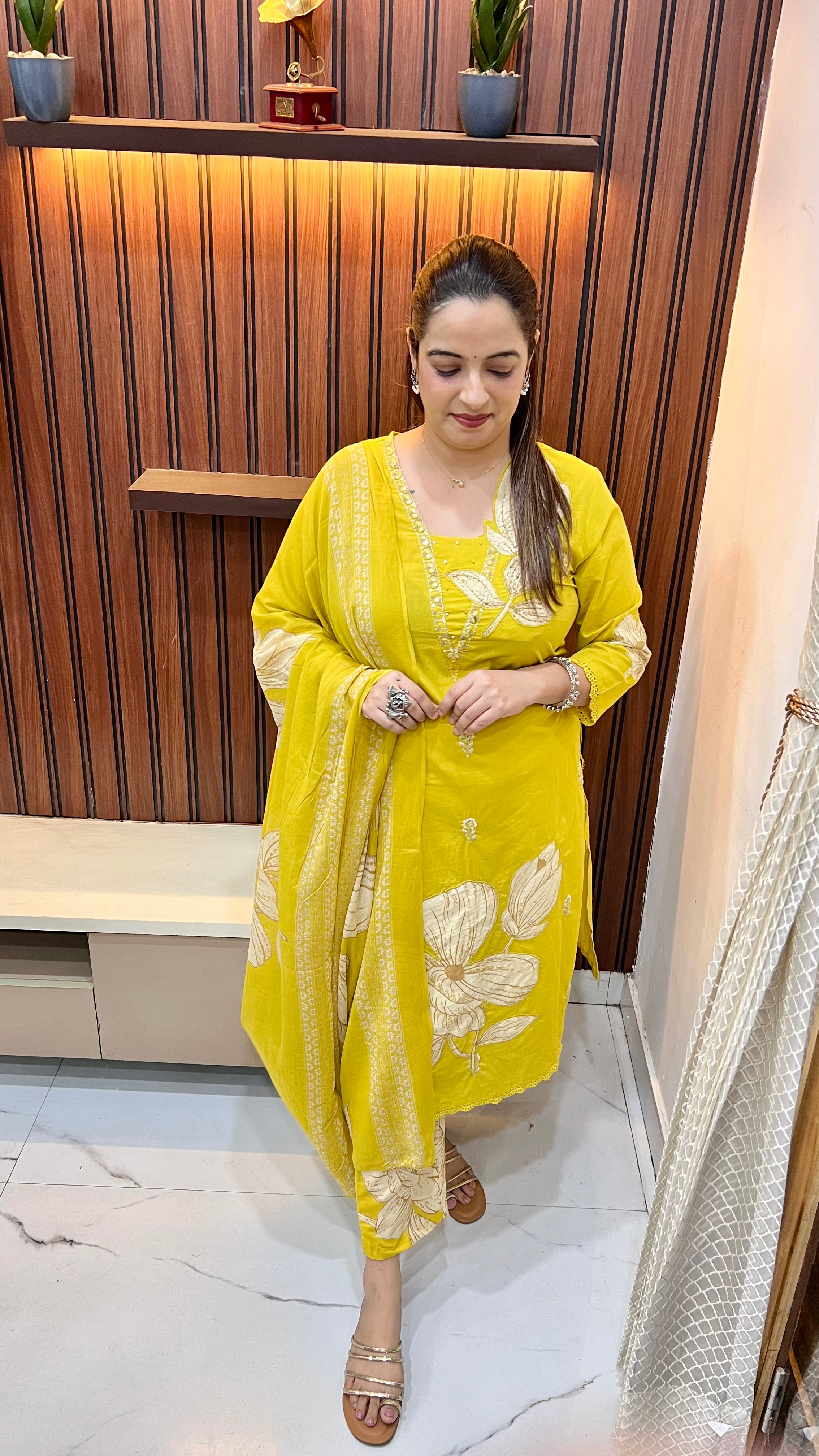 Pure Cotton Suit with Thread Embroidery & Appliqué Work ✨