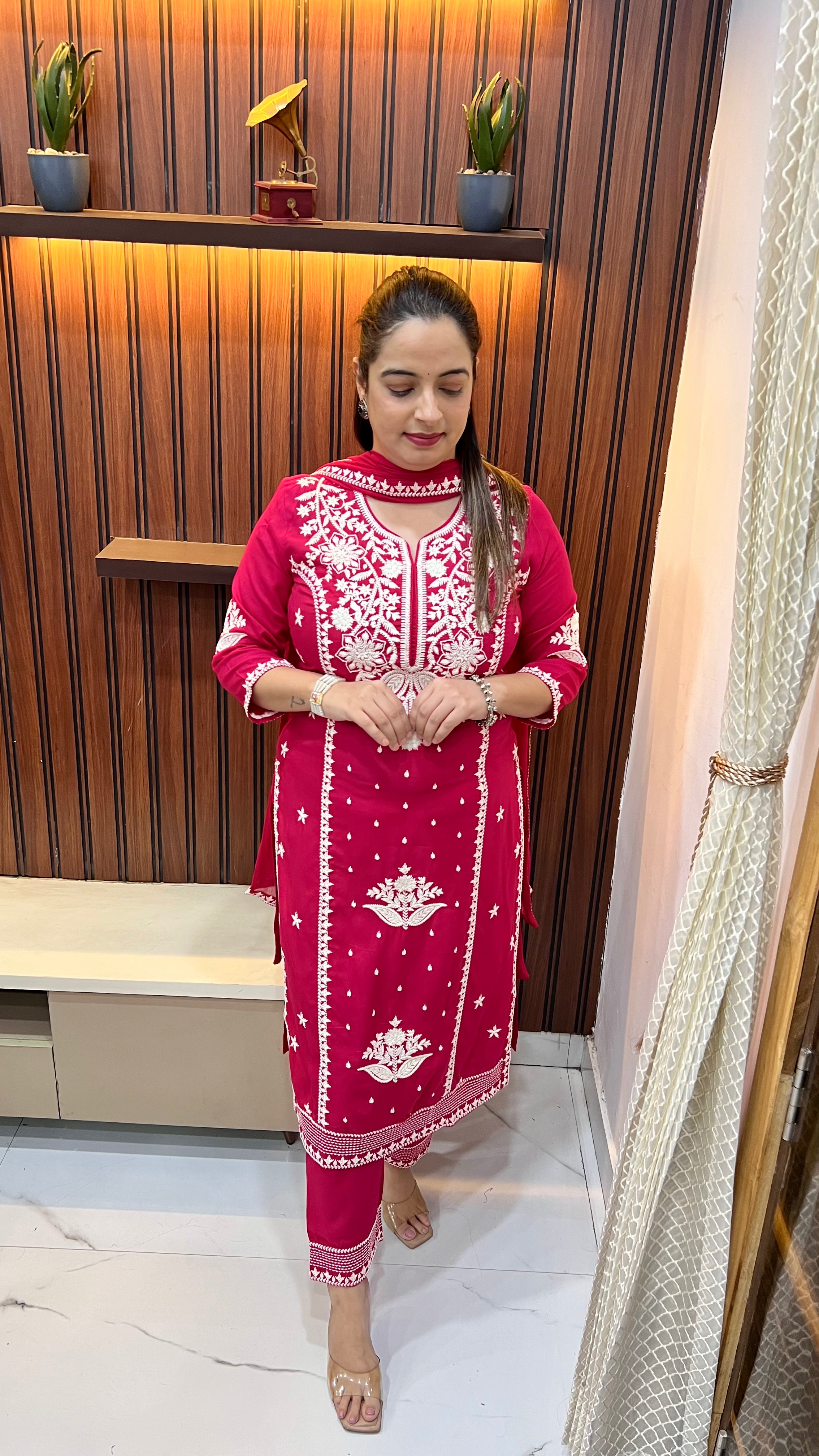Pure Modal Suit with Lucknawi Detailing & Chiffon Dupatta ✨