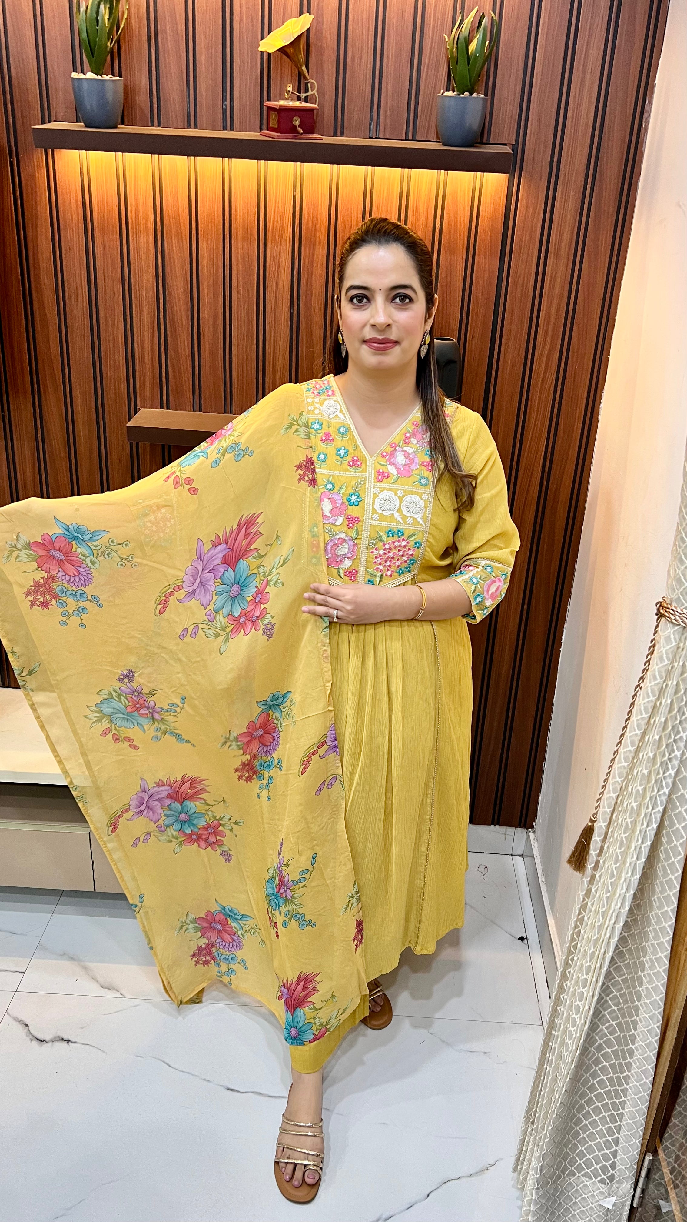 Crushed Imported Fabric Suit with Resham & Hand Embroidery ✨