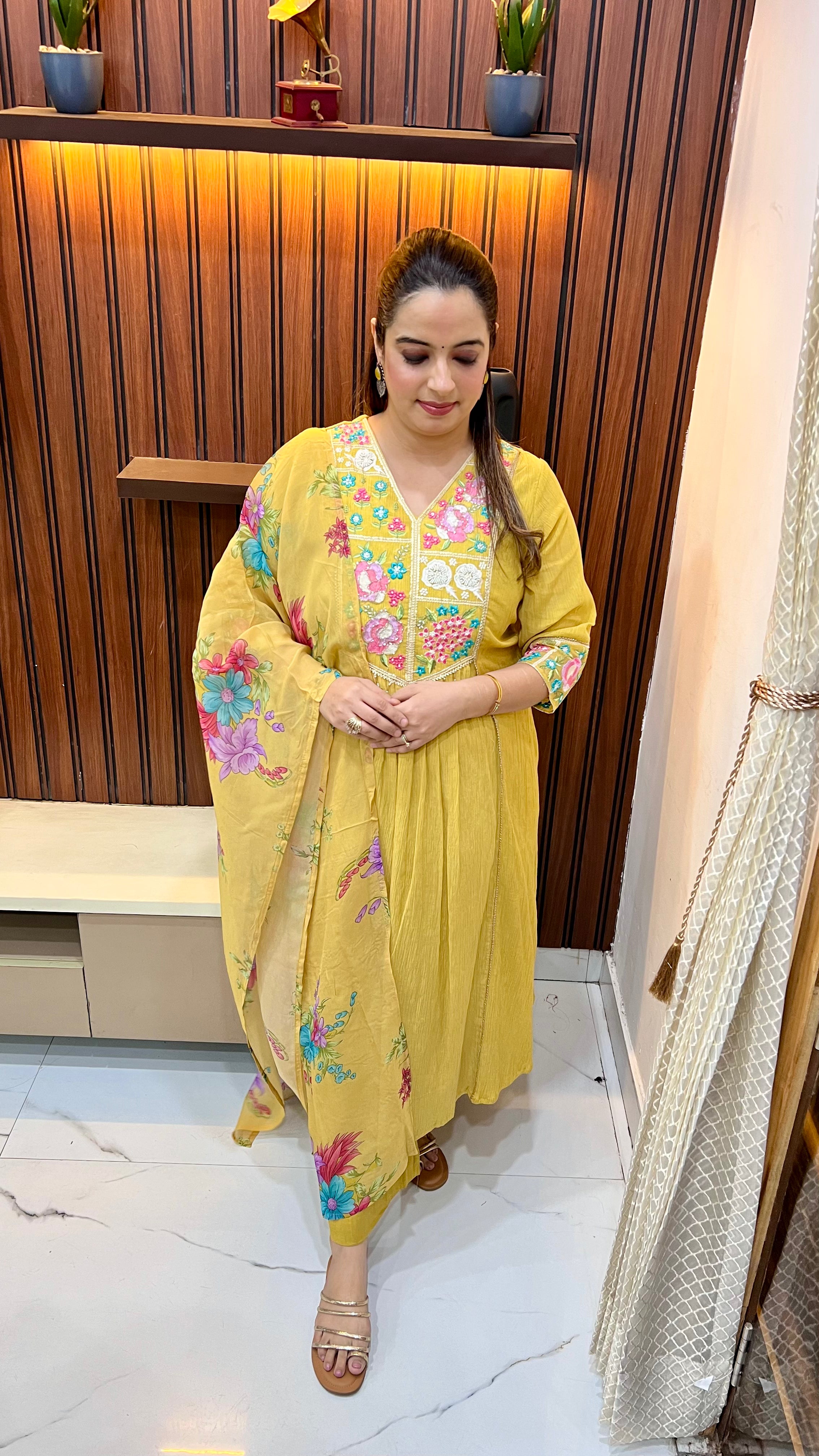 Crushed Imported Fabric Suit with Resham & Hand Embroidery ✨