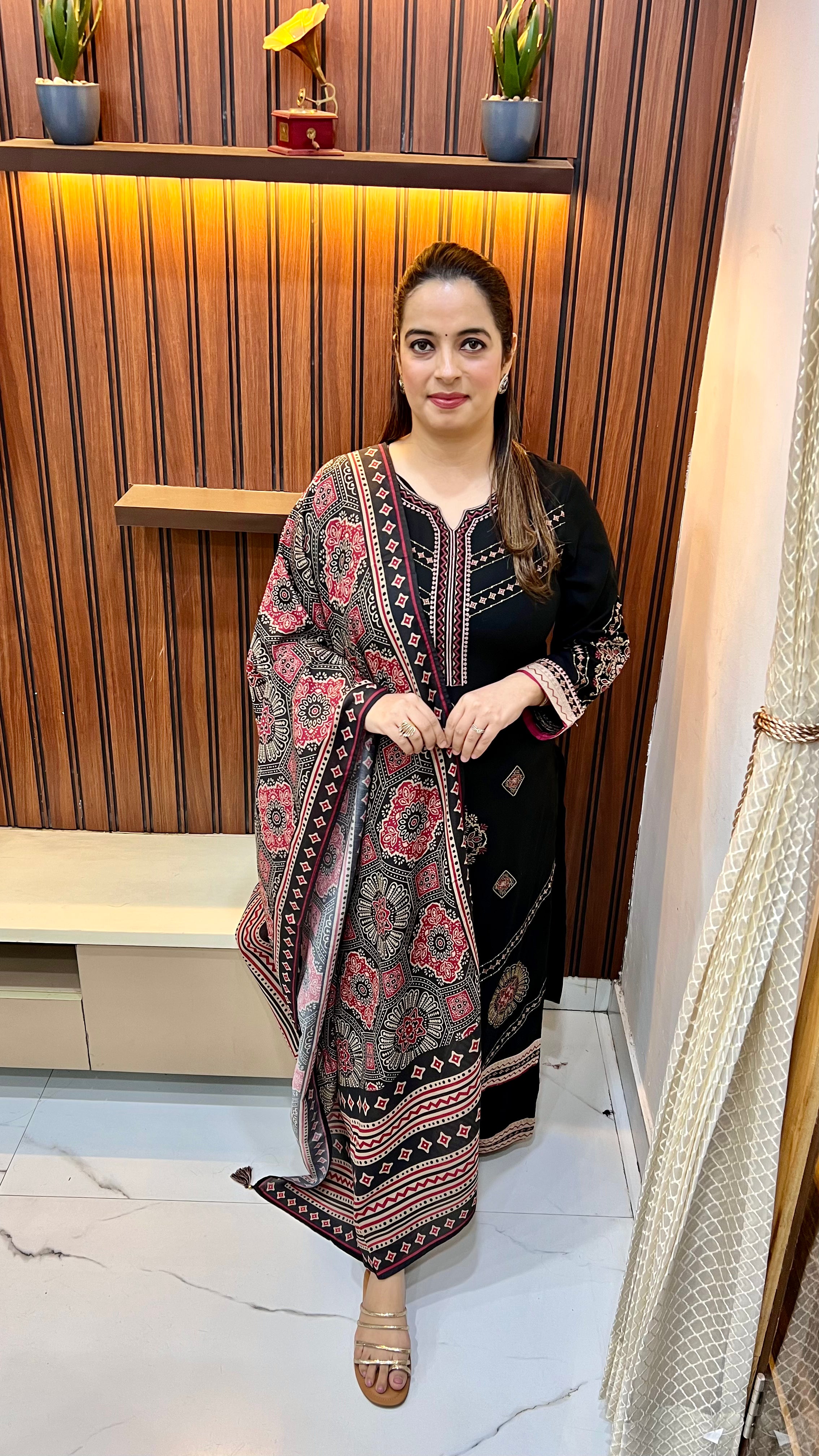 Rayon Cotton Suit with Thread Embroidery & Ajrak Print Dupatta ✨
