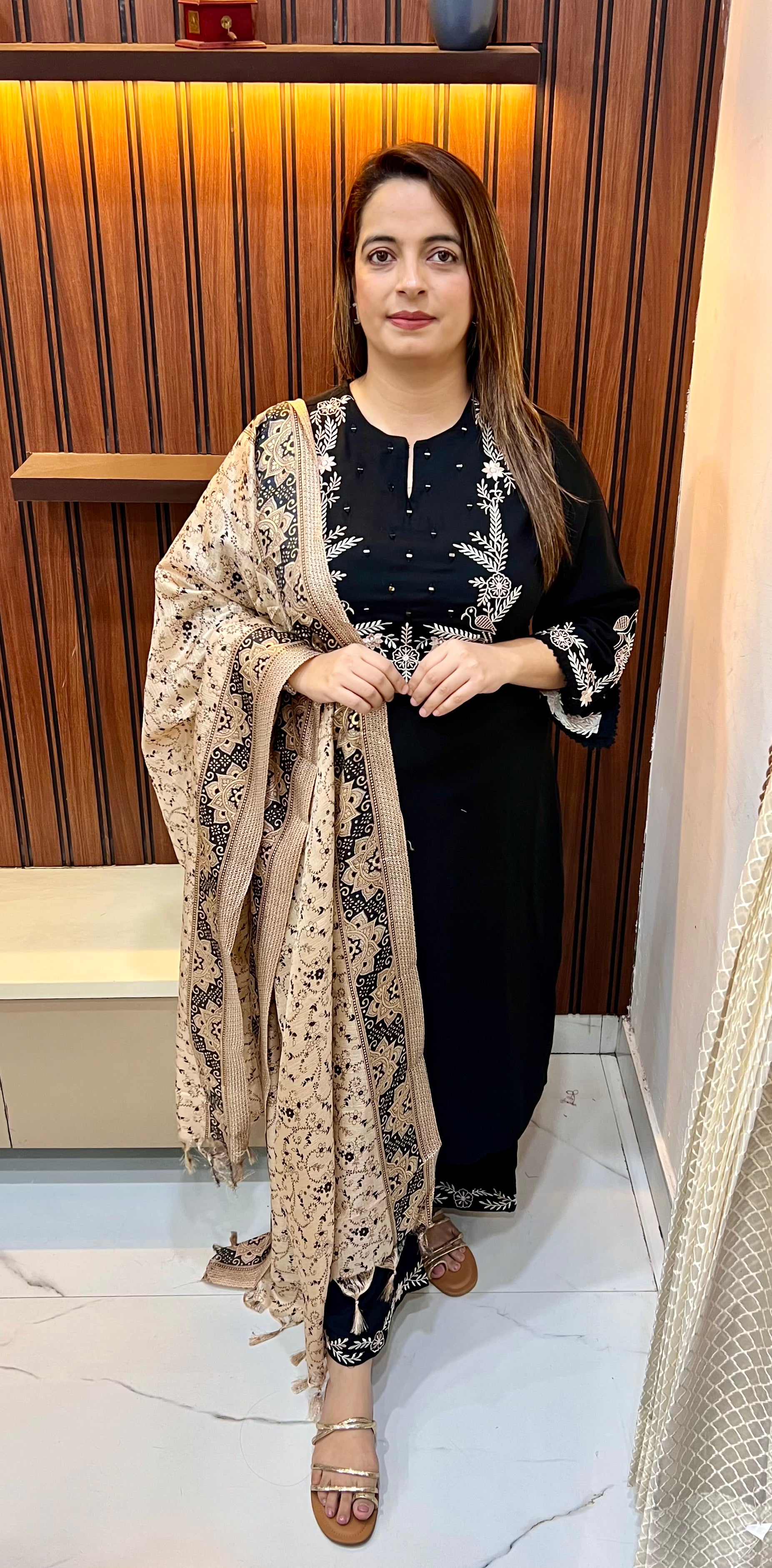 Rayon Suit with Thread Embroidery & Digital Print Dupatta ✨