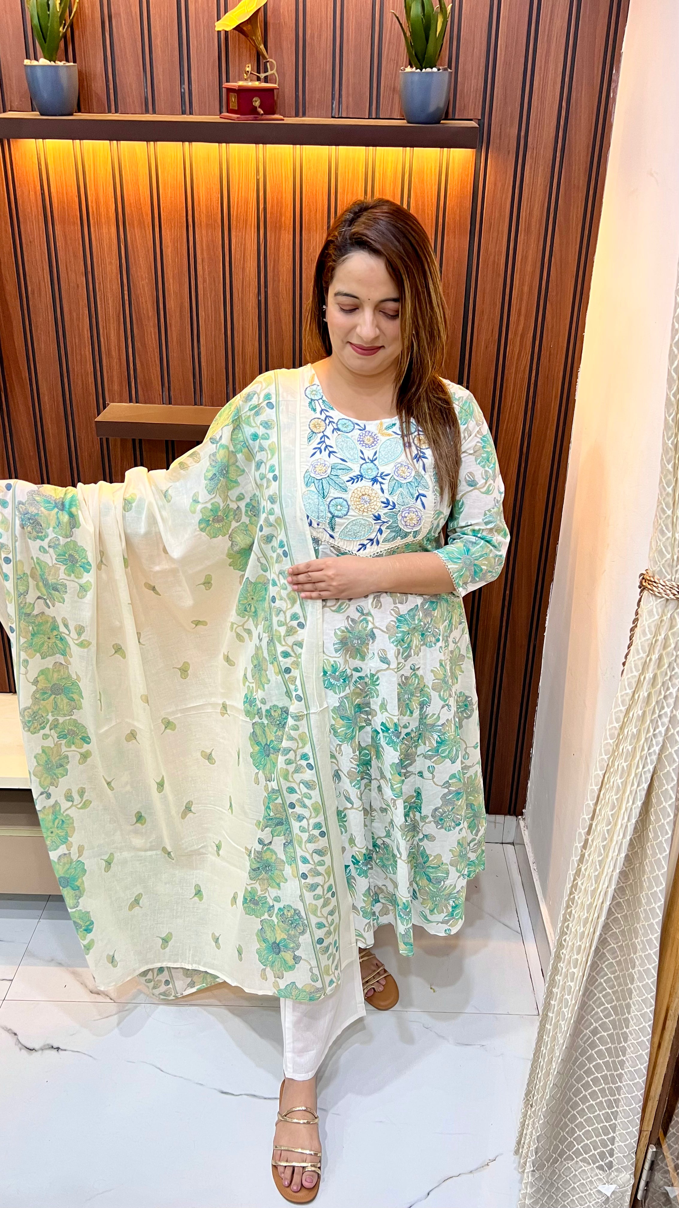 Premium Cotton Suit with Crochet Neckline & Mul Cotton Dupatta ✨