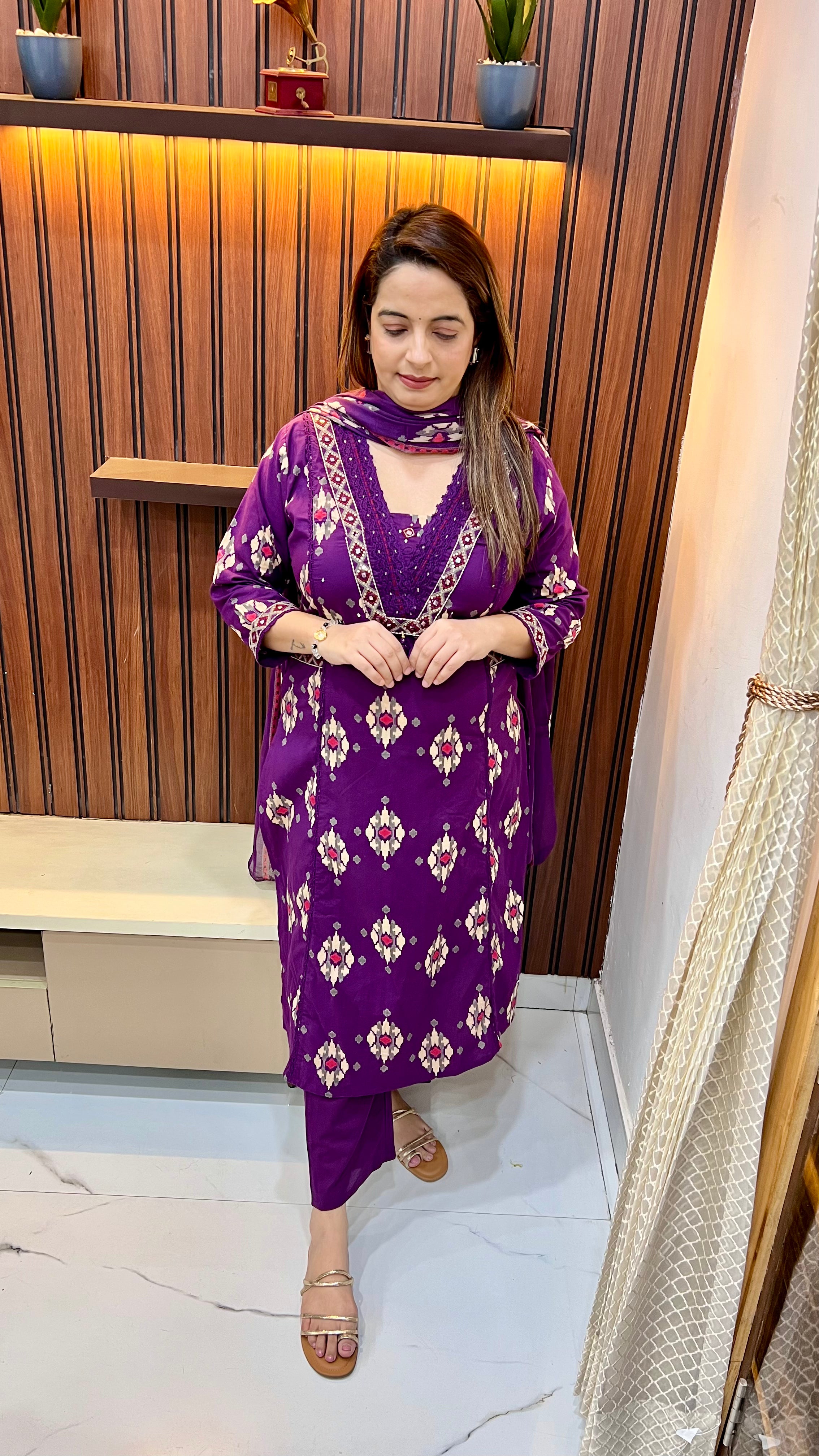 Cotton Boutique Print Suit with Lace & Thread Embroidery ✨