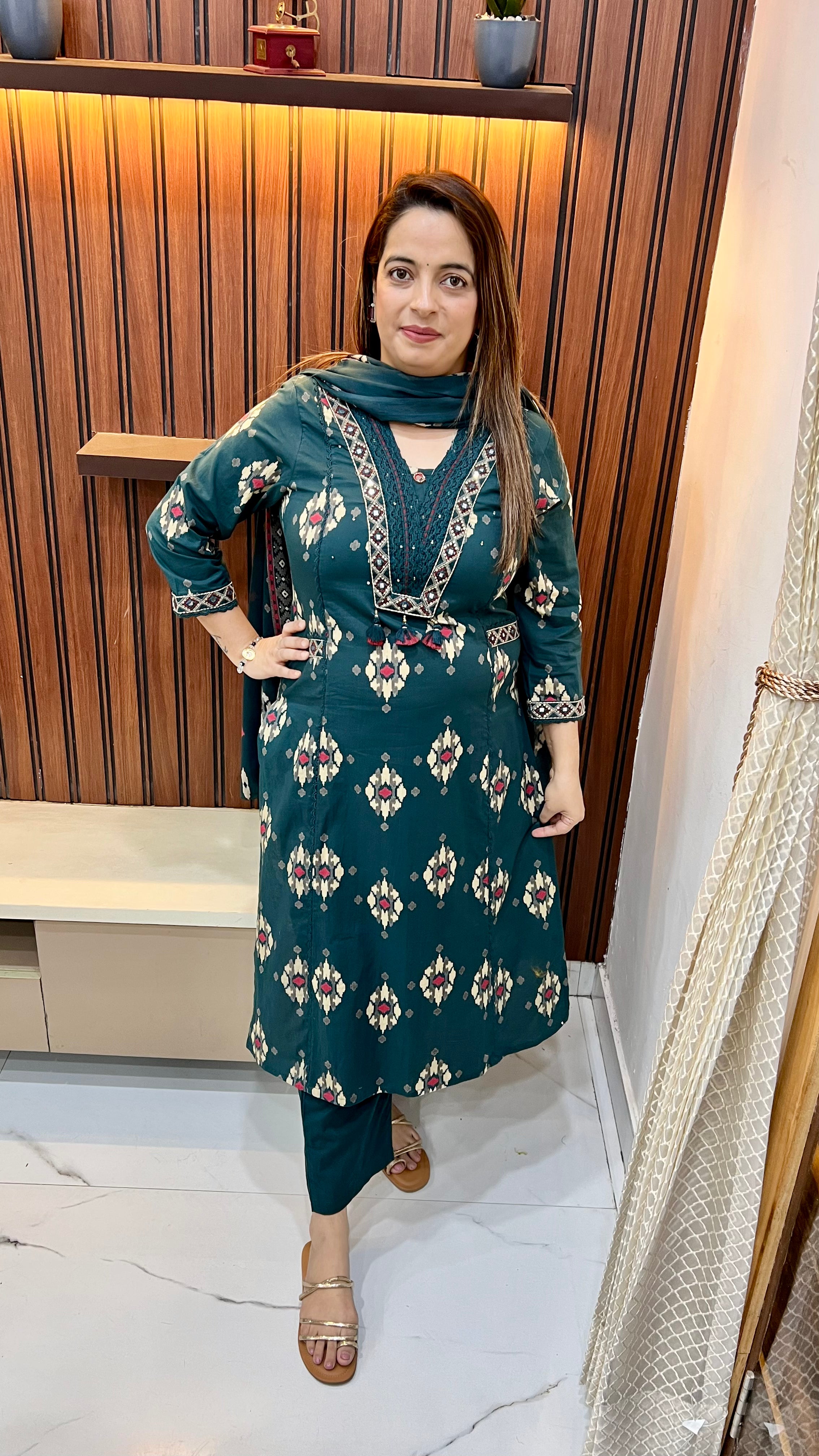 Cotton Boutique Print Suit with Lace & Thread Embroidery ✨