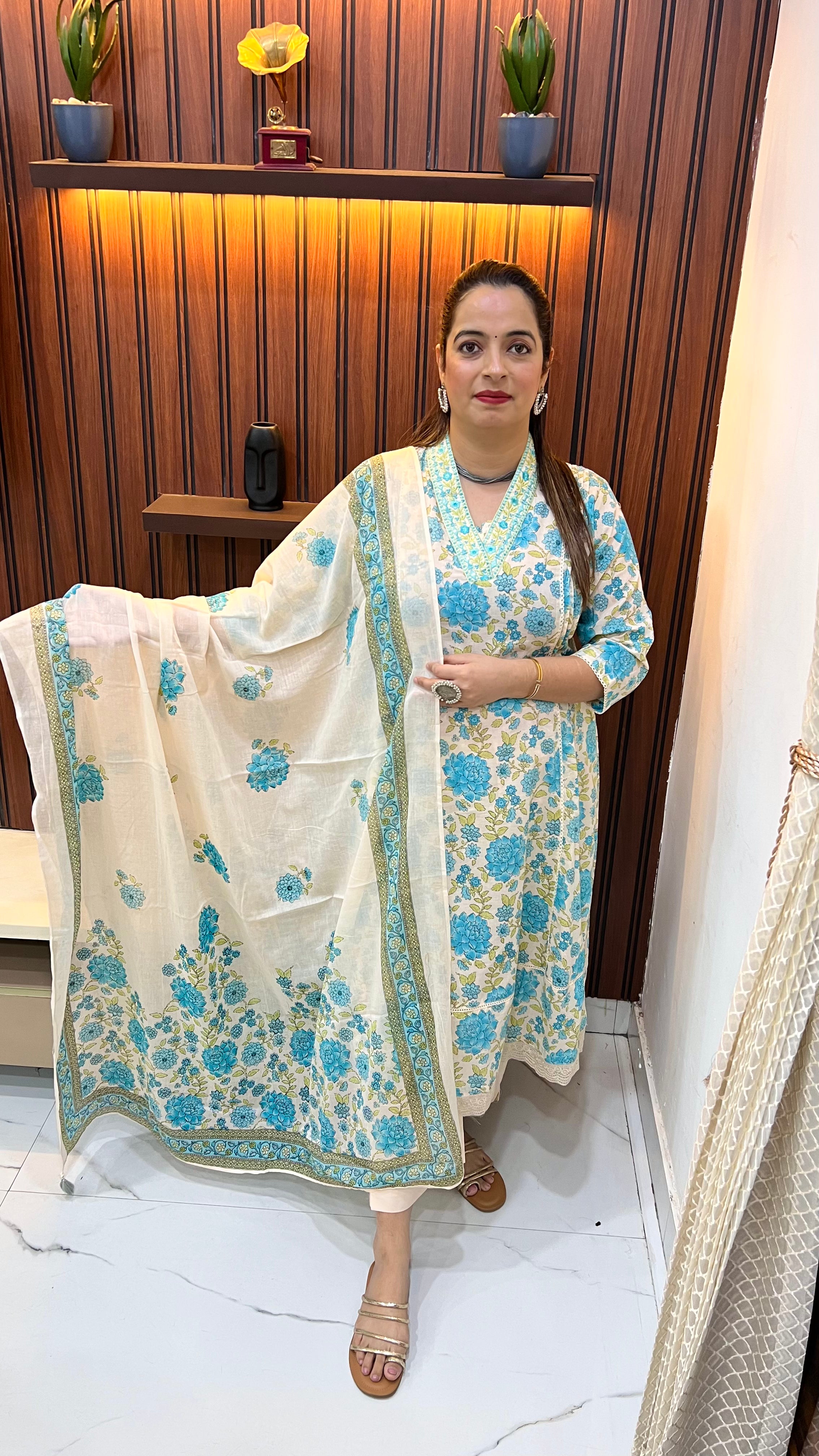 Pure Cotton Suit with Chinese Collar & Pintex Detailing ✨