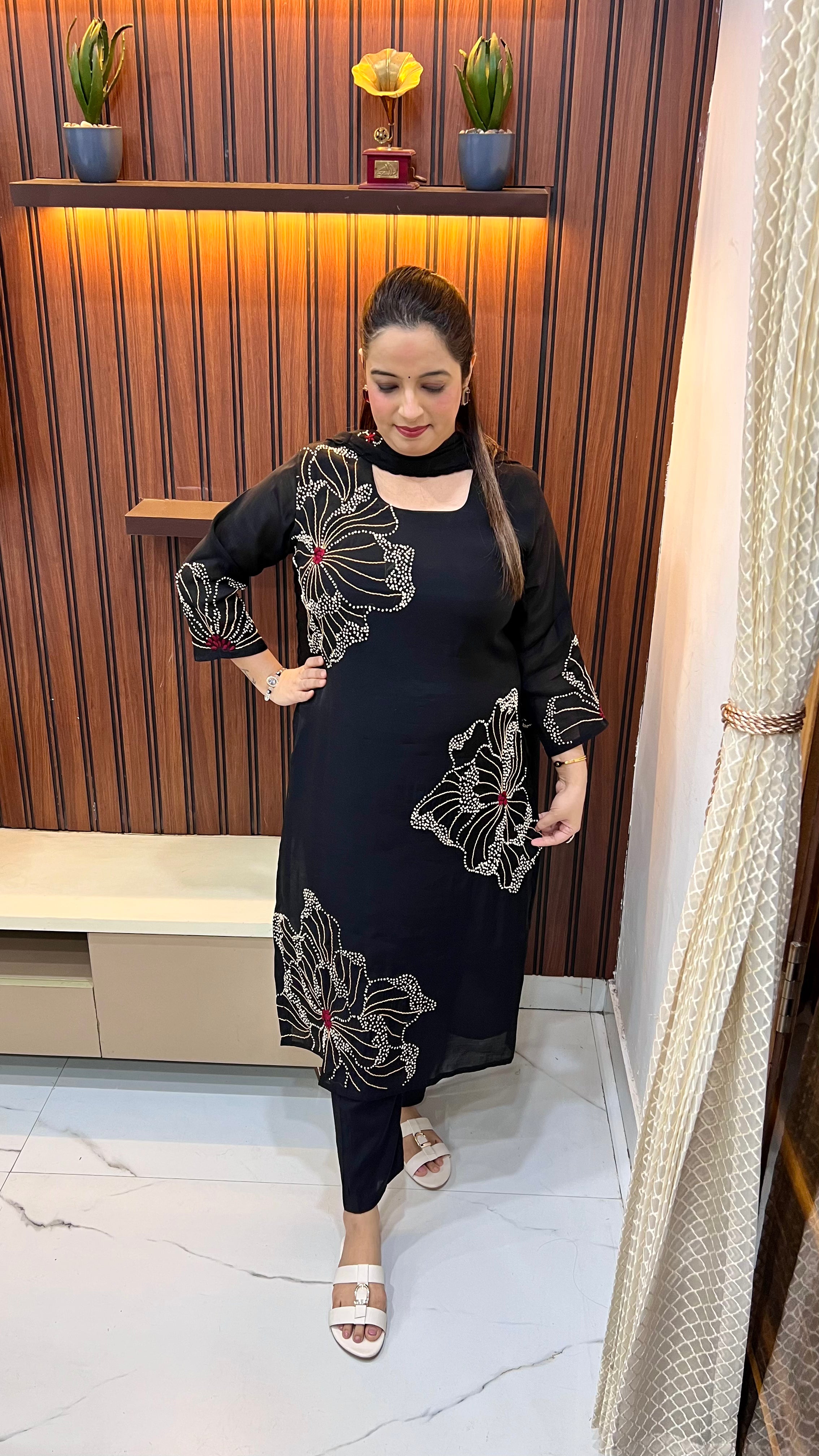 Mul Chanderi Suit with Kolkatta Knot Work ✨