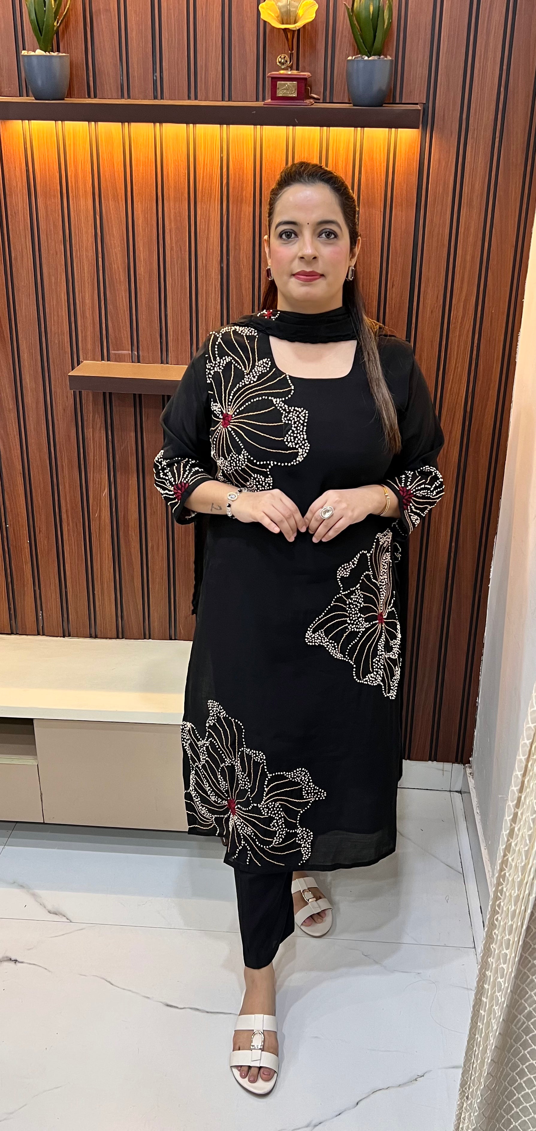 Mul Chanderi Suit with Kolkatta Knot Work ✨