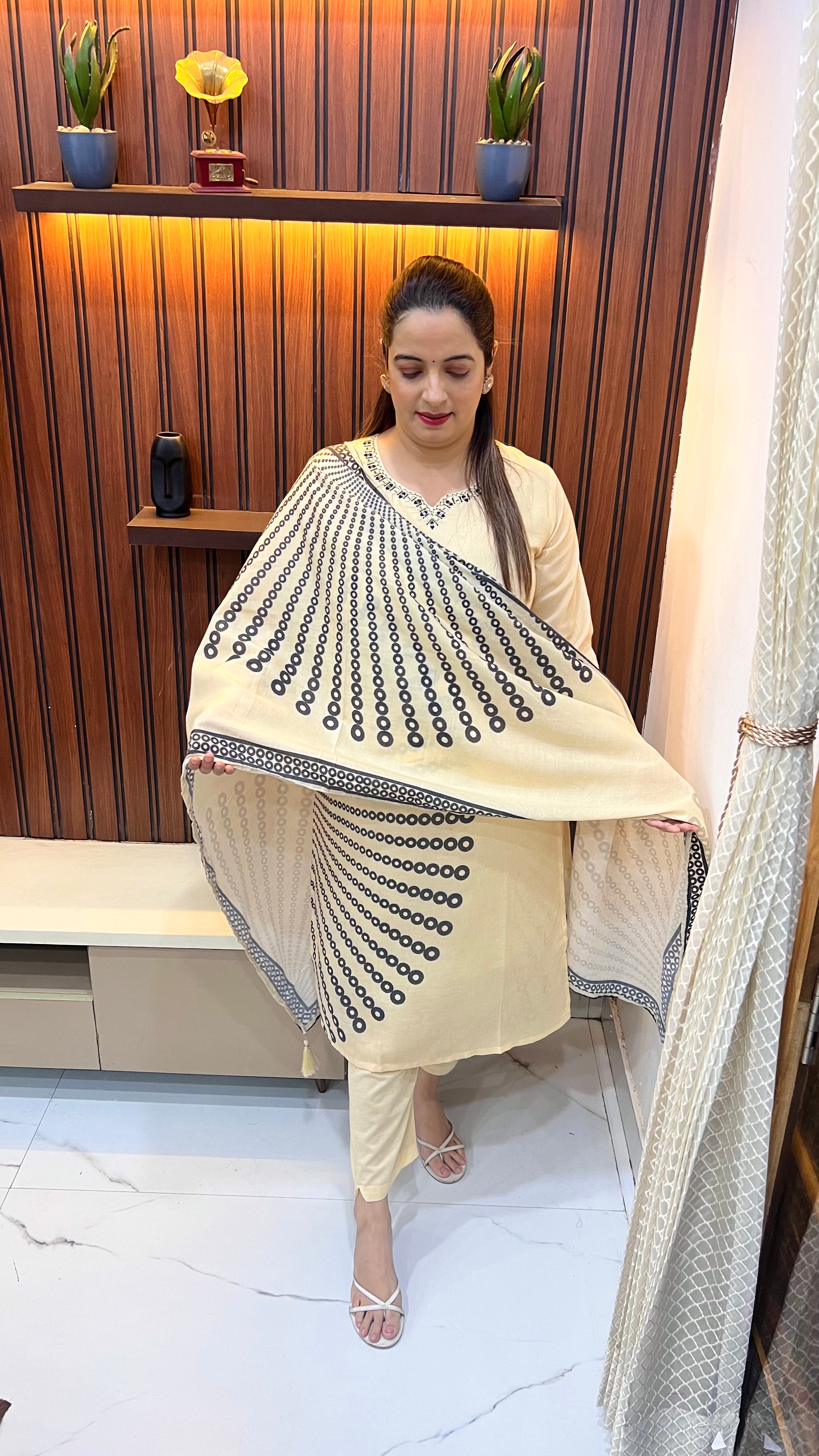 Mul Cotton Suit with Pure Cotton Lining & Real Mirror Work