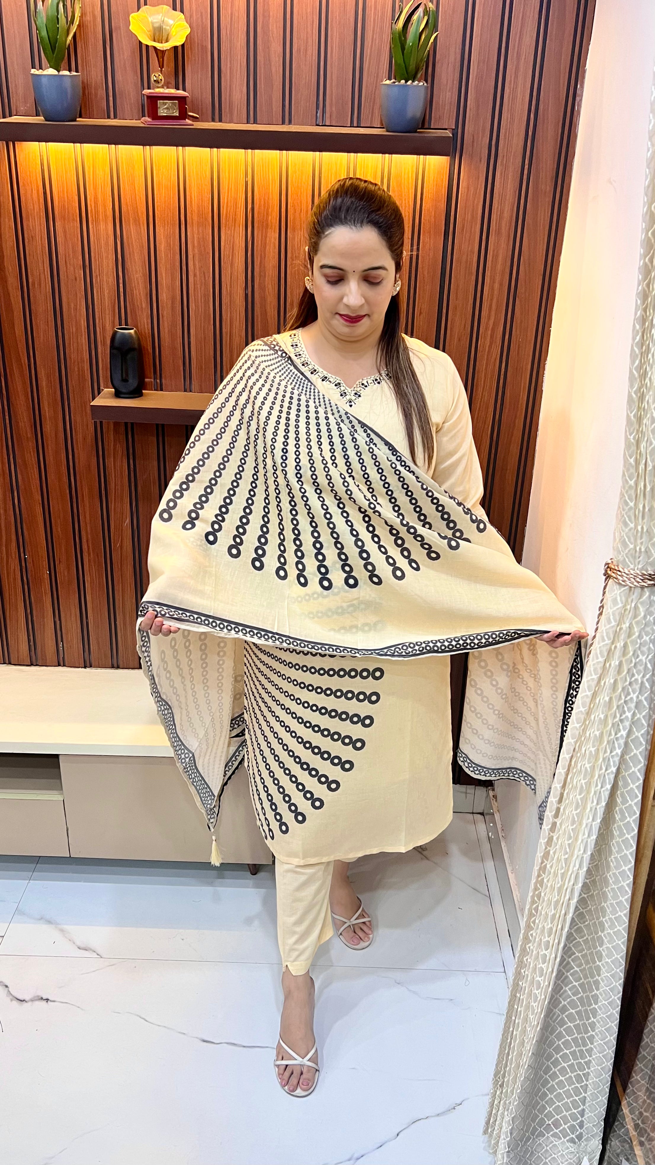 Mul Cotton Suit with Pure Cotton Lining & Real Mirror Work