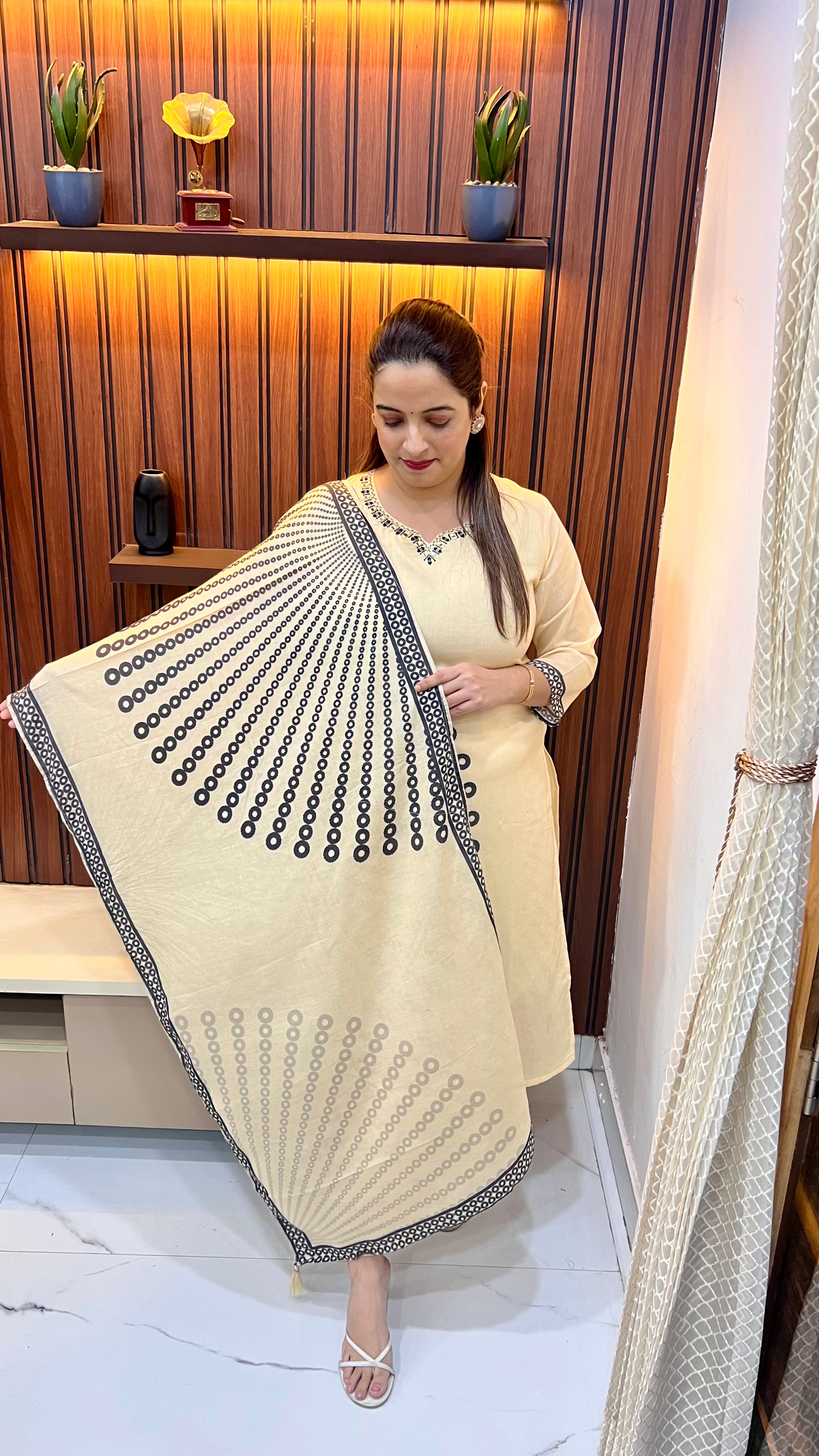 Mul Cotton Suit with Pure Cotton Lining & Real Mirror Work