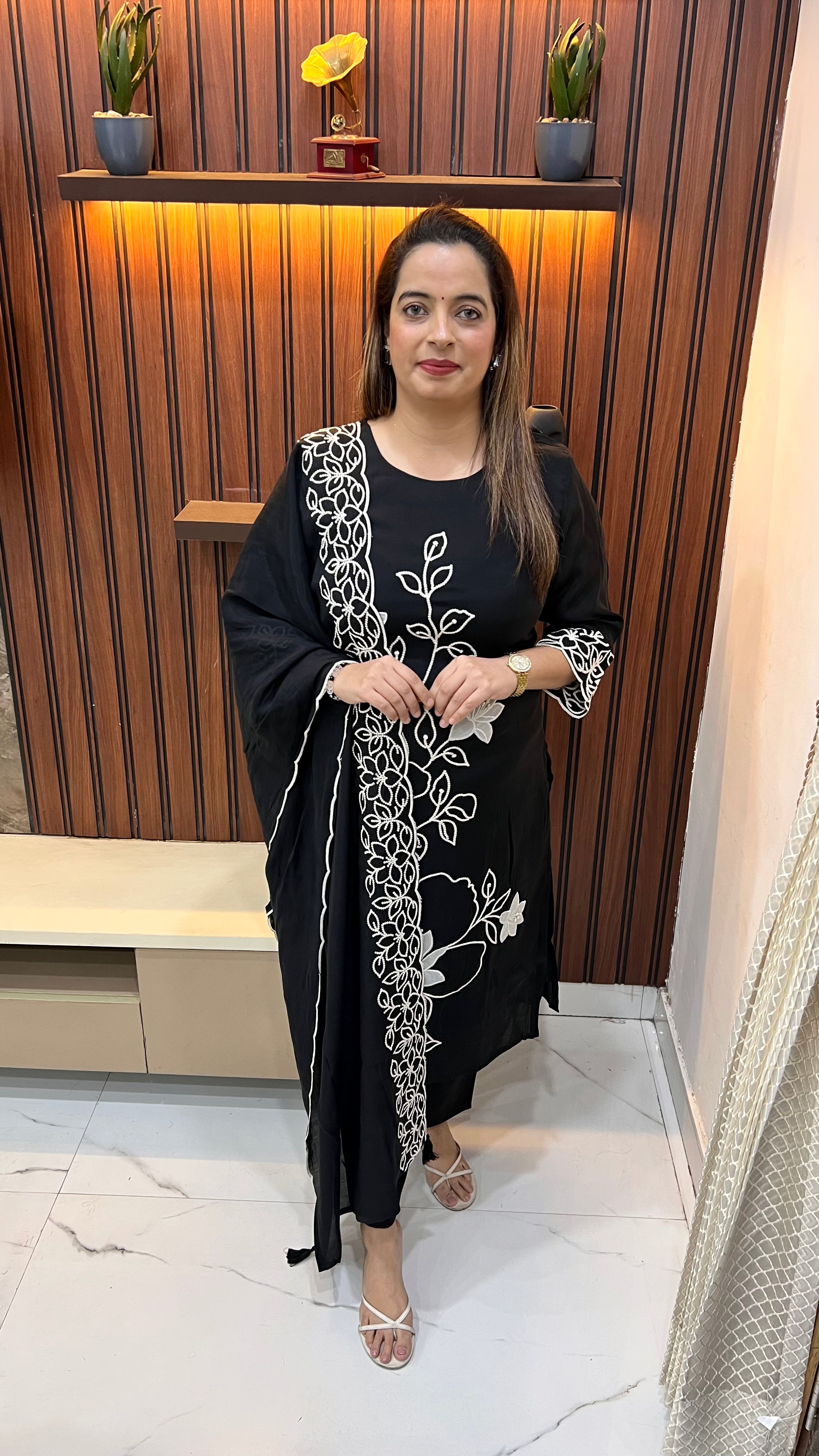 Mul Chanderi Suit with 3D Thread Embroidery & Appliqué Work