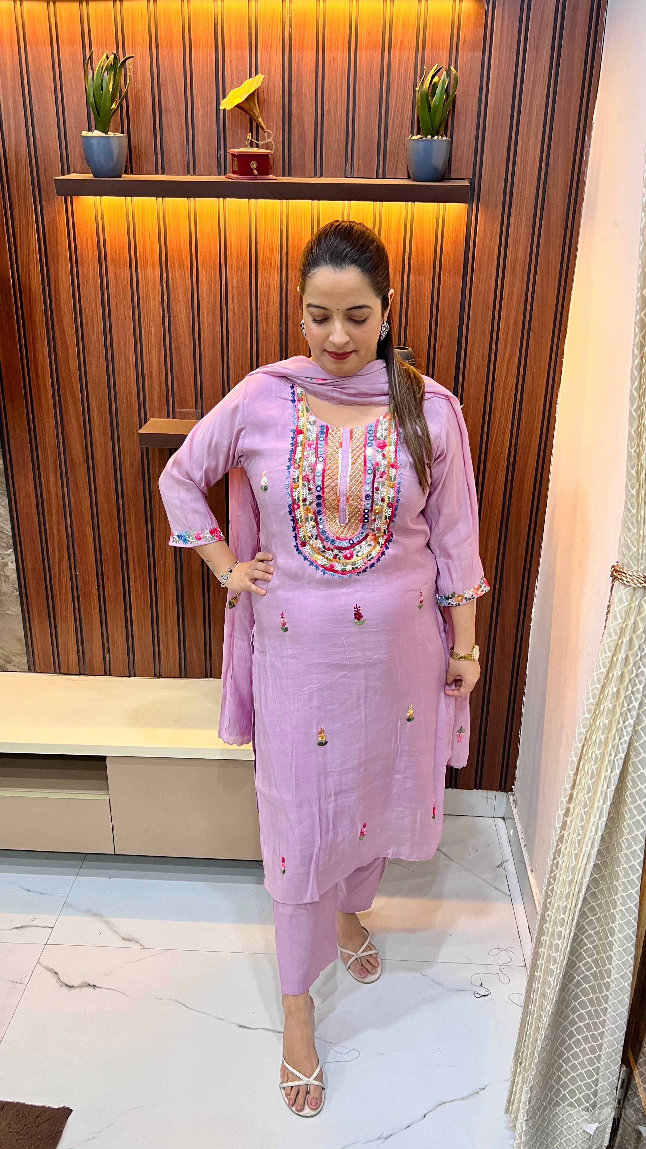 Mul Chanderi Suit with Kolkatta Knot Work, Mirror Detailing & Pocket Bottom