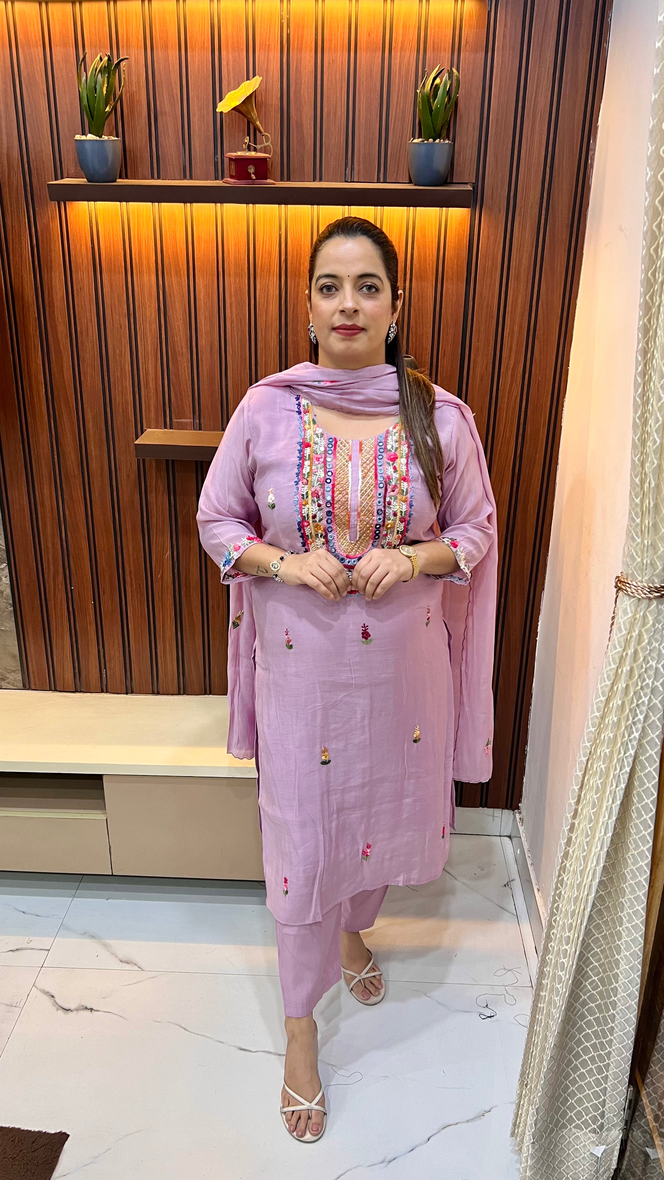 Mul Chanderi Suit with Kolkatta Knot Work, Mirror Detailing & Pocket Bottom