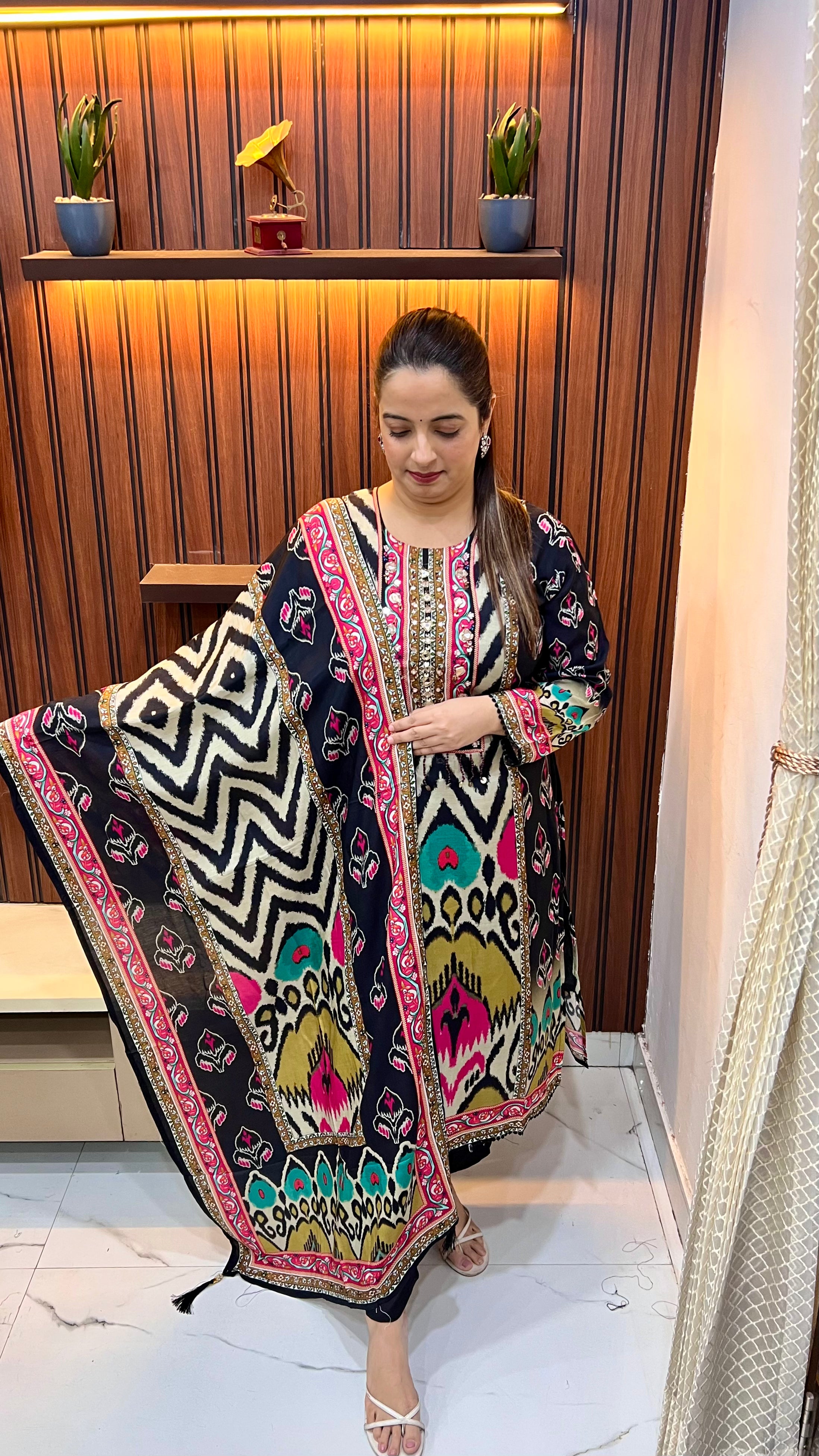 Natural Crepe Suit with Mirror, Gotta Work & Pakistani Style Print