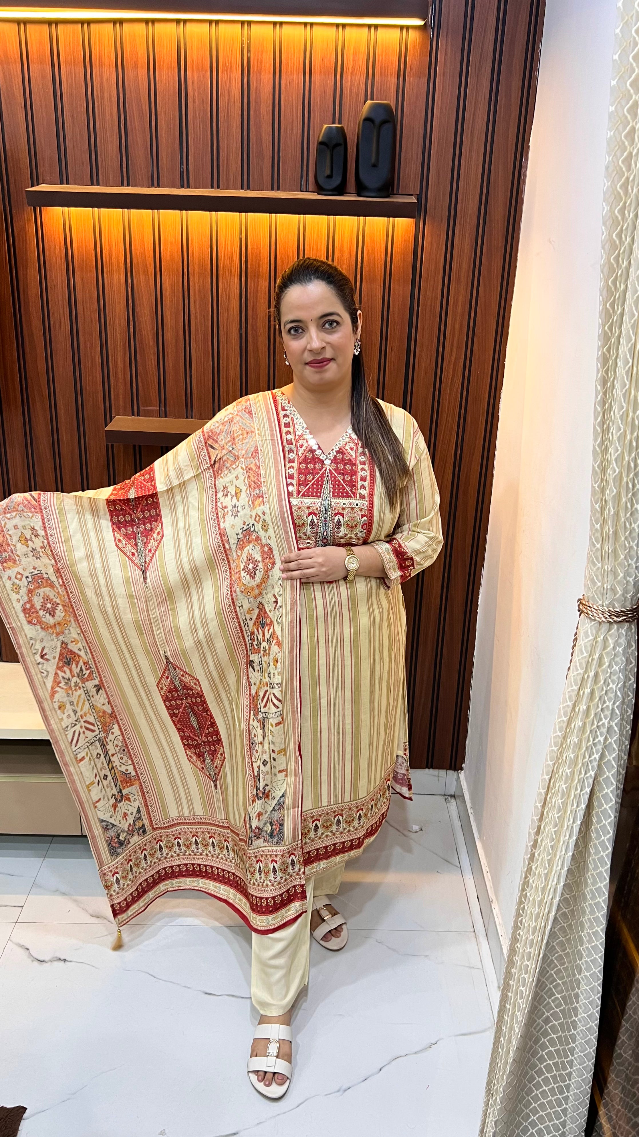 Natural Crepe Suit with Mirror & Digital Print Work – Stylish Ethnic Wear