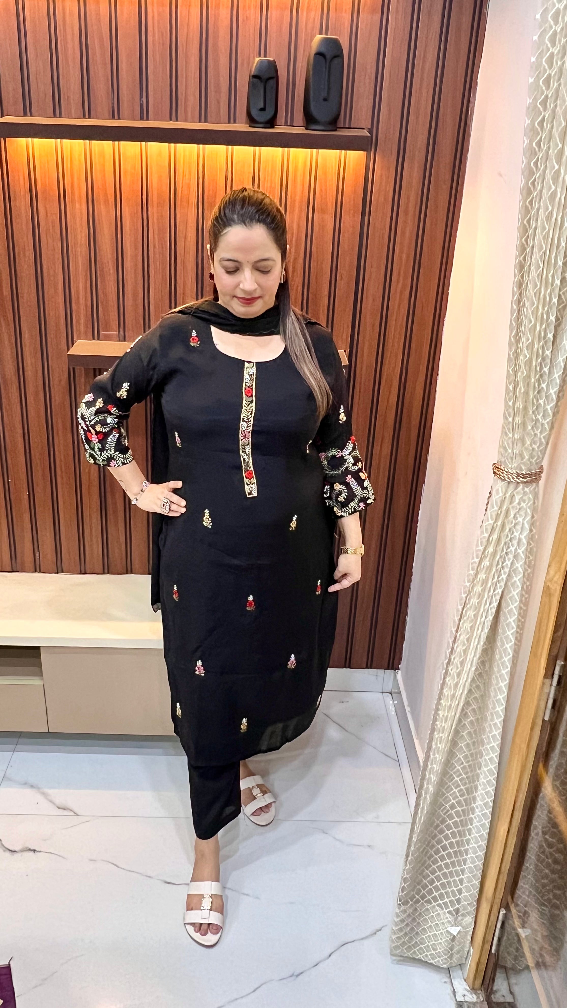 Mul Chanderi Suit with Kolkata Knot Work & Hand Embroidery ✨