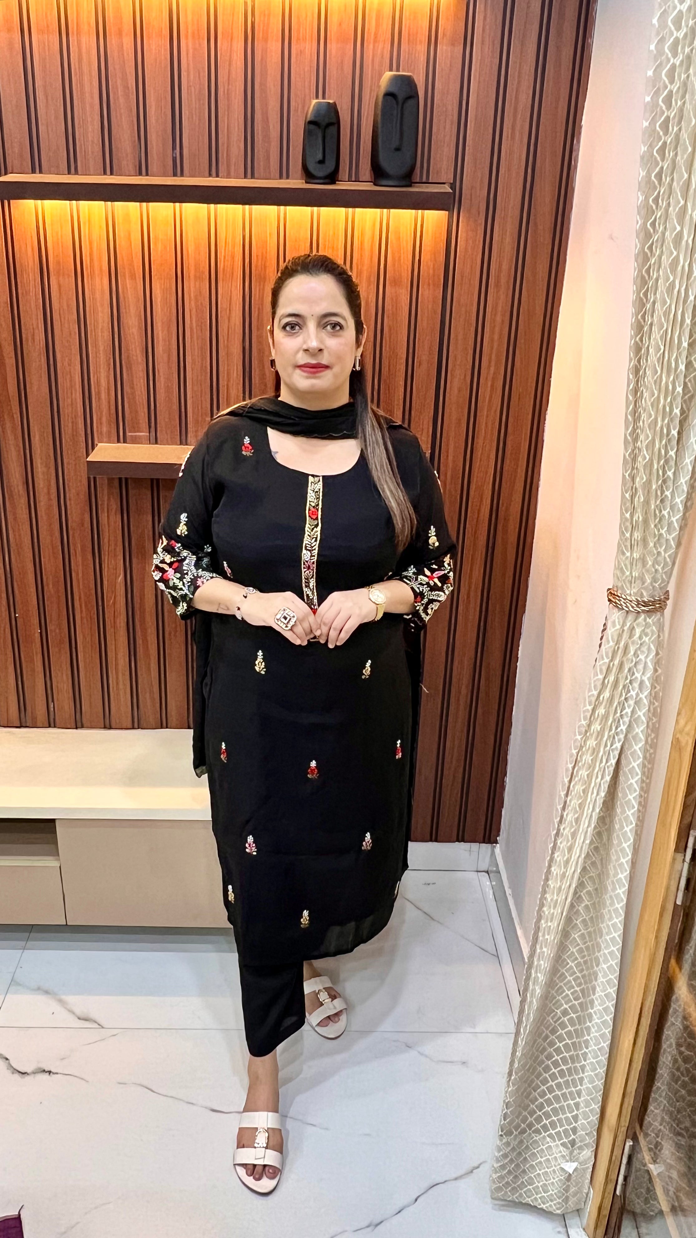 Mul Chanderi Suit with Kolkata Knot Work & Hand Embroidery ✨