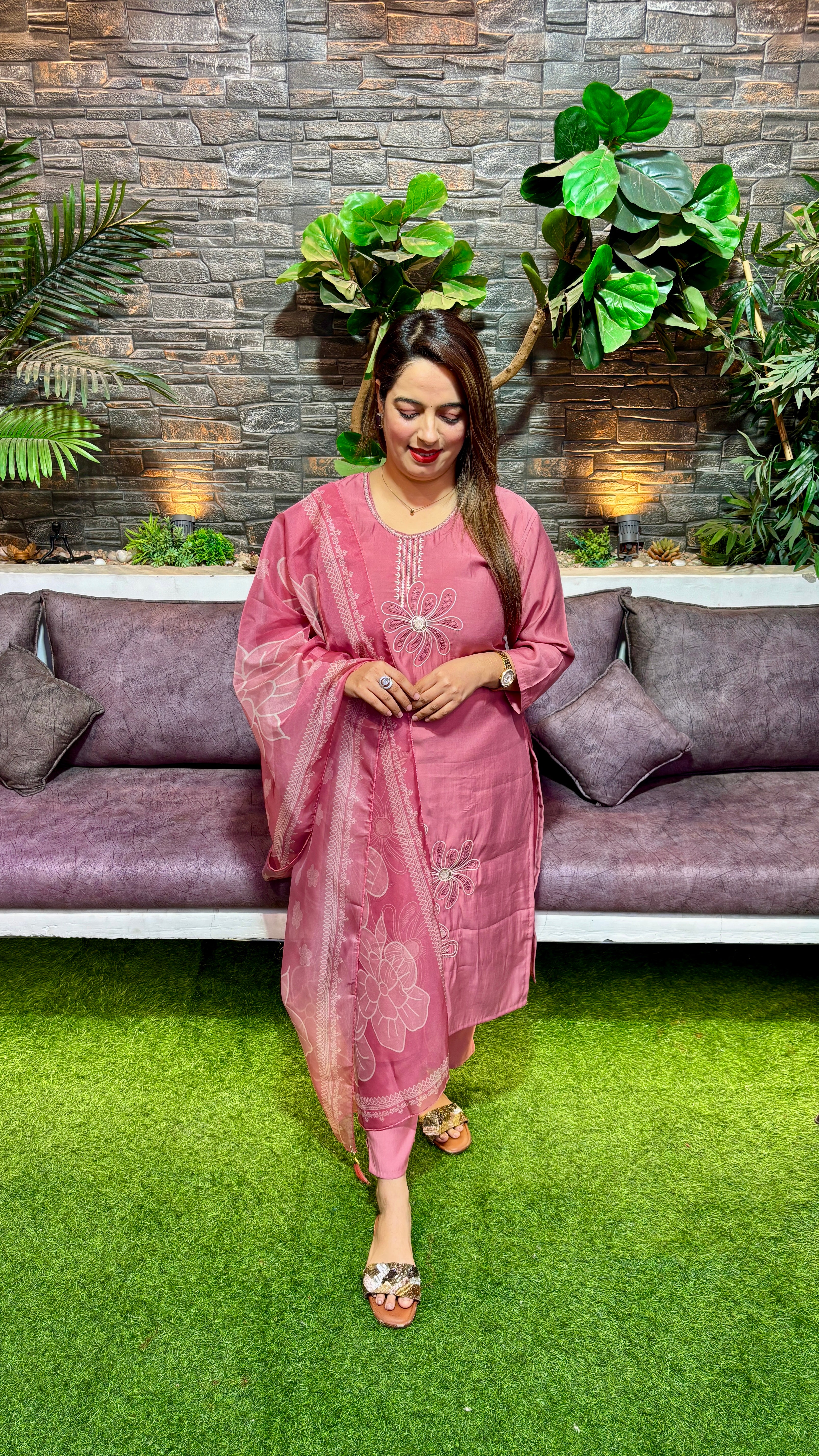 Muslin Suit — Thread Embroidery with Organza Dupatta