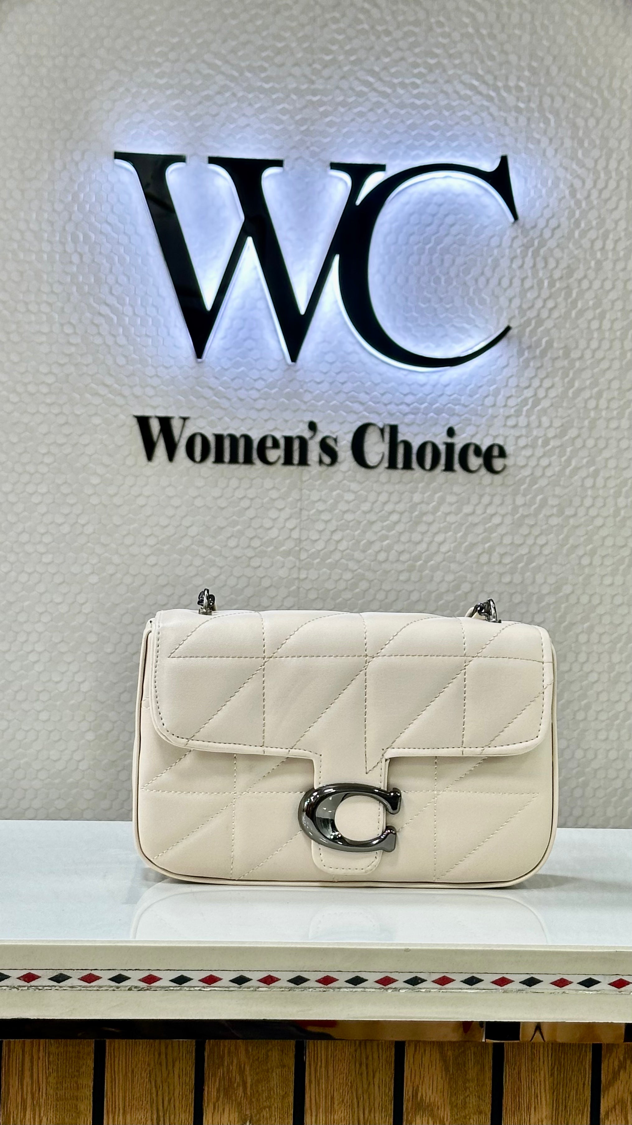 ✨ Fashionable Ladies Chain Handbag: Trendy New Style Crossbody Small Square Bag – Popular Ins Women's Bag Stylish Handbag ✨