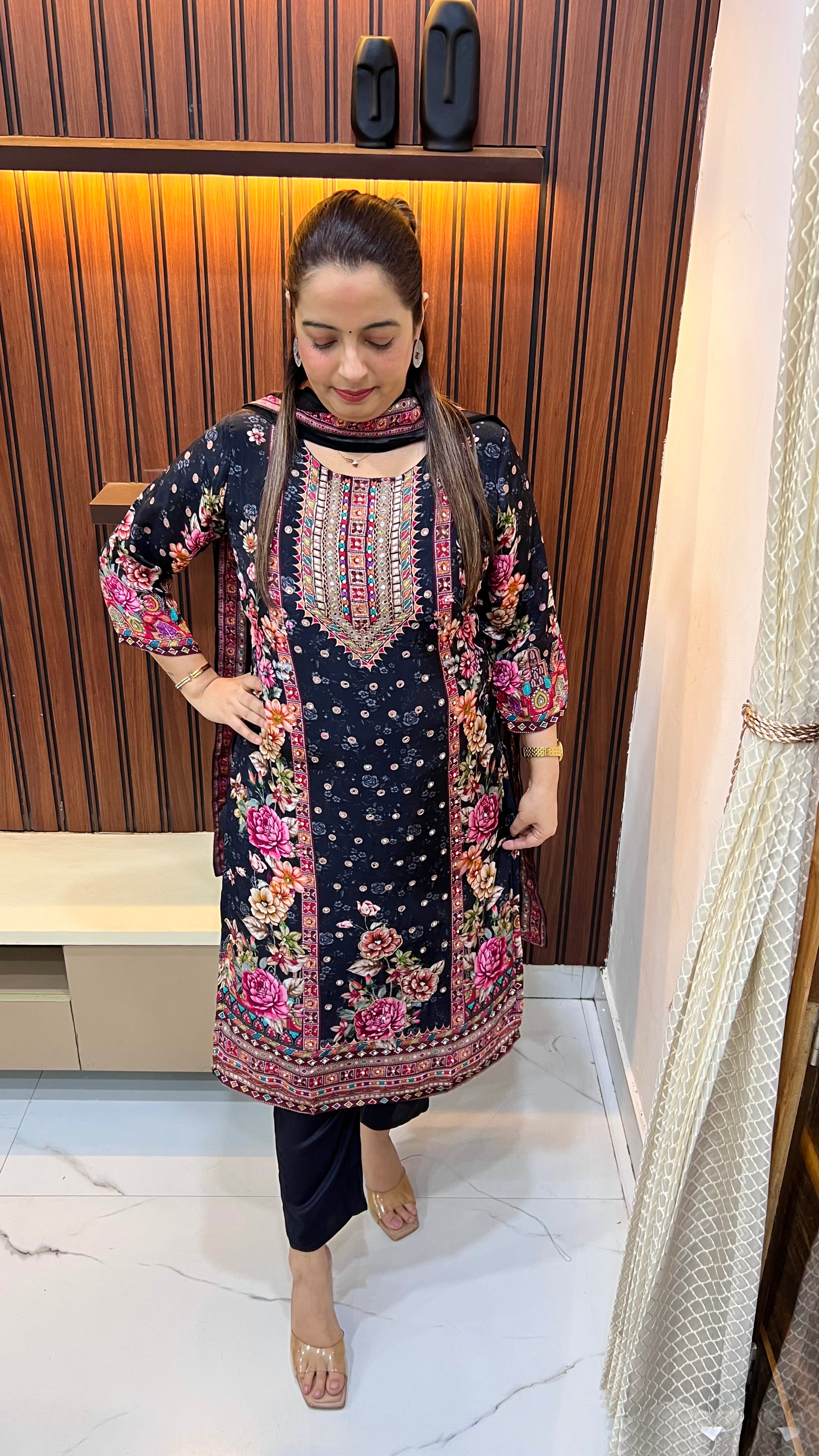 Russian Crepe Floral Suit: Karachi Style Excellence
