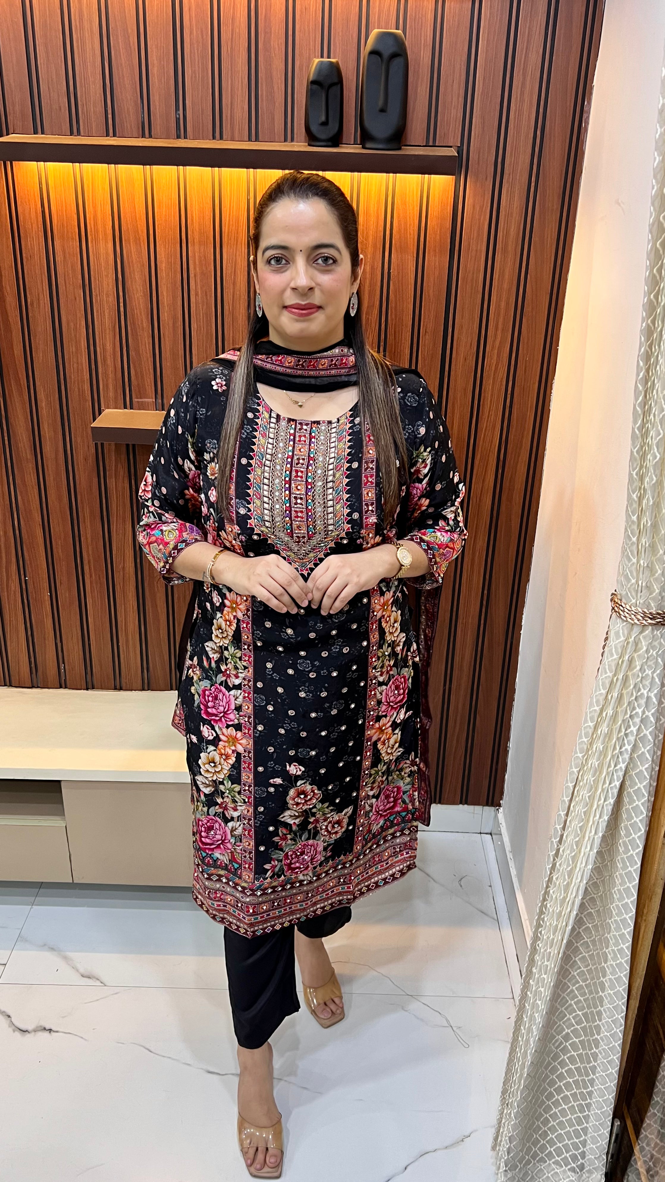 Russian Crepe Floral Suit: Karachi Style Excellence