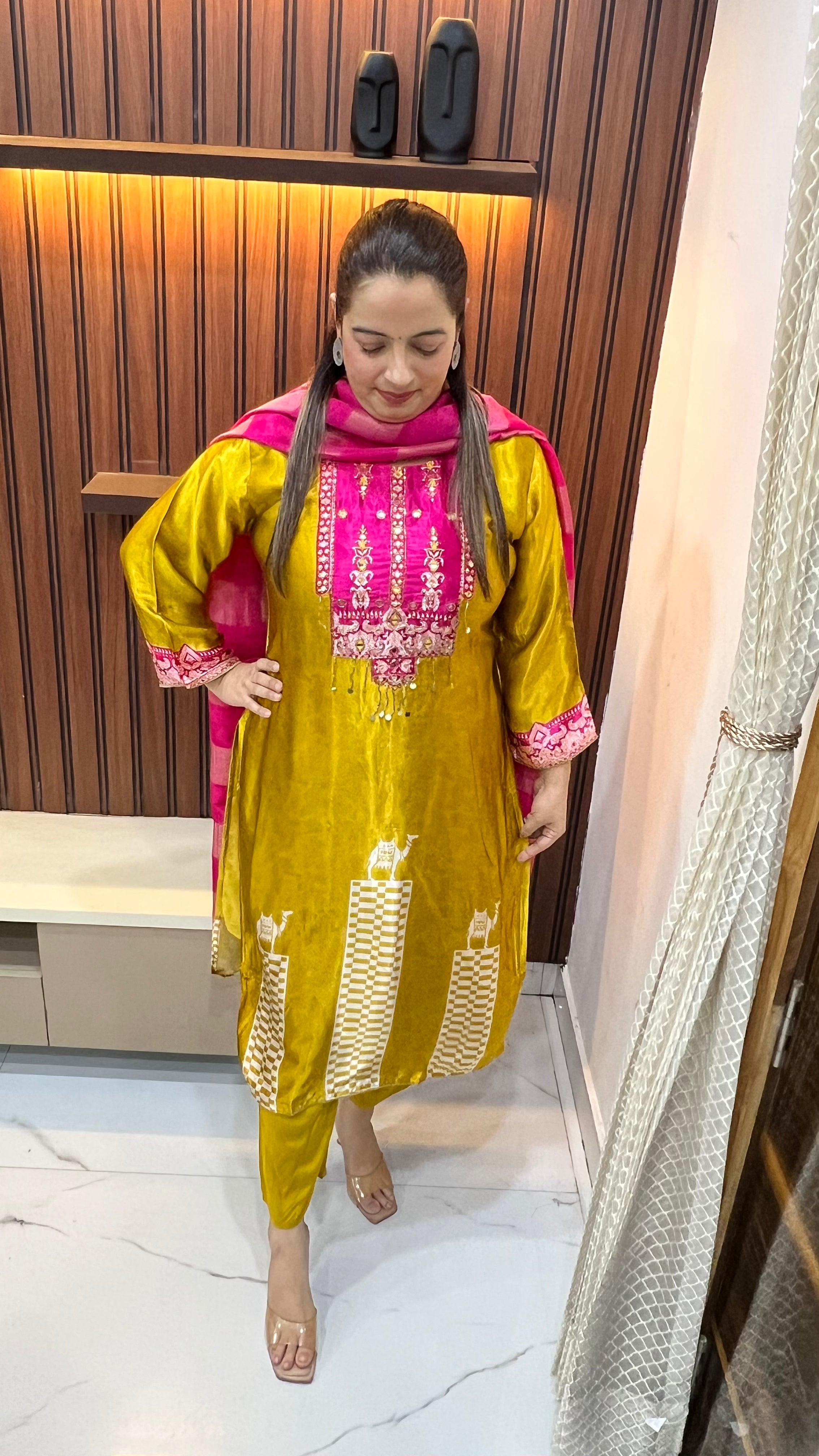 The Regal Gajji Silk Masterpiece: A Symphony of Dabka & Cut-Dana