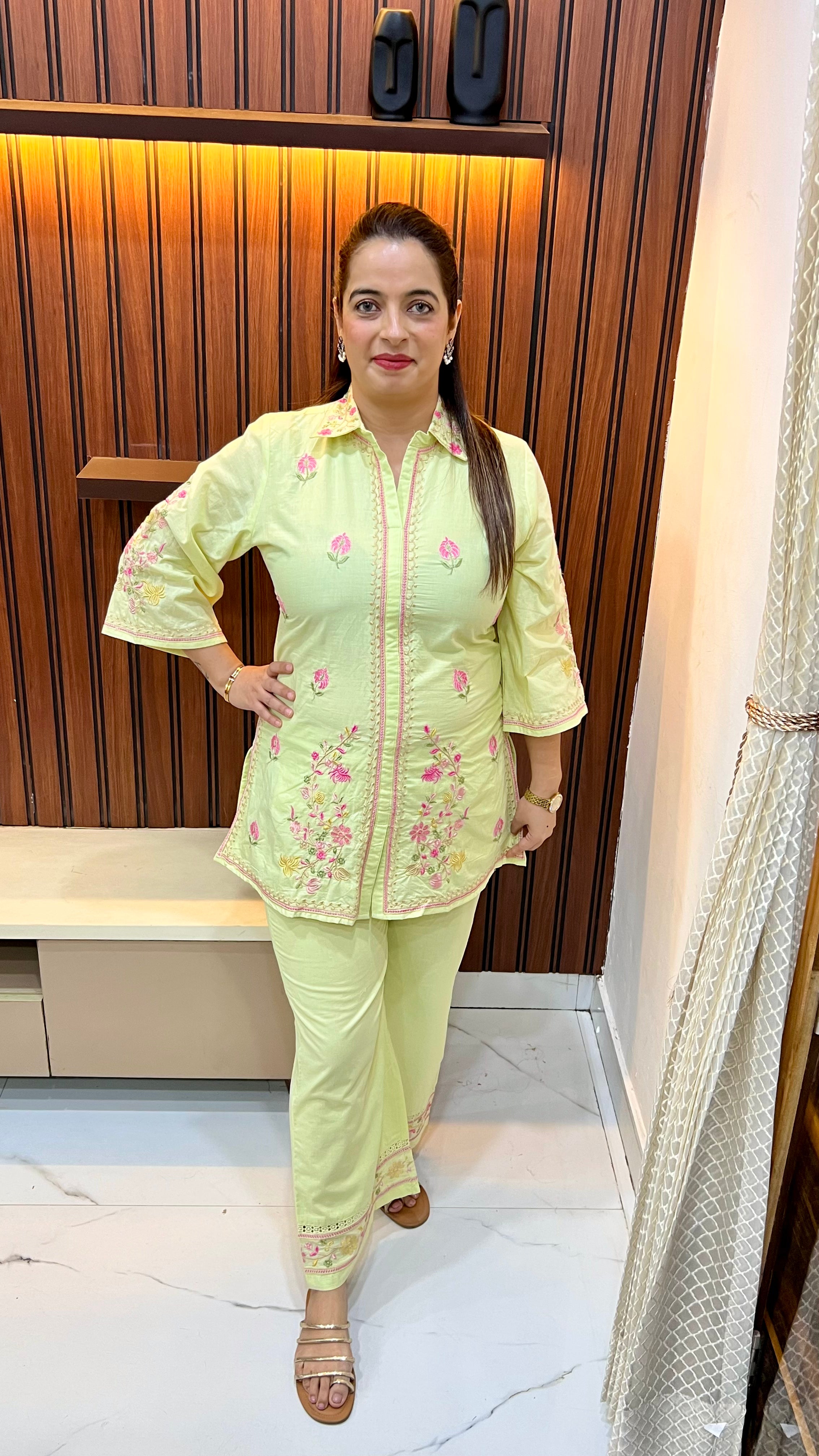 Pakistani Charm: Pure Cotton Embroidered Co-ord Set with Divider