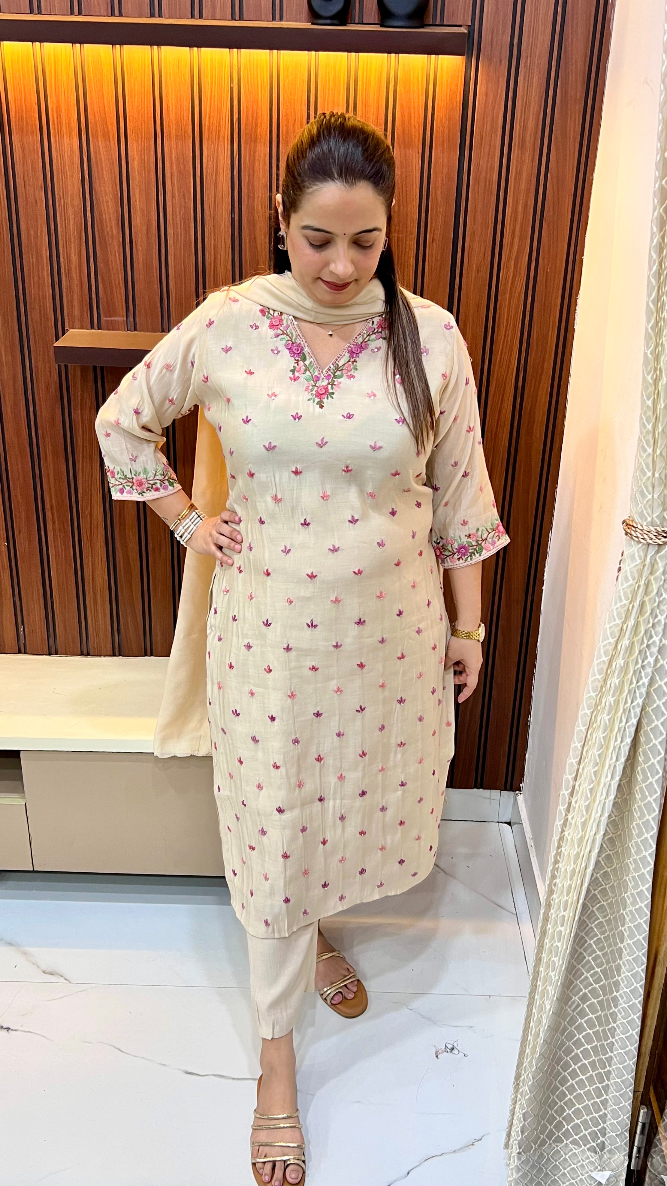 The Heritage Masterpiece: Mul Chanderi Suit with Authentic Kolkatta Knot Work