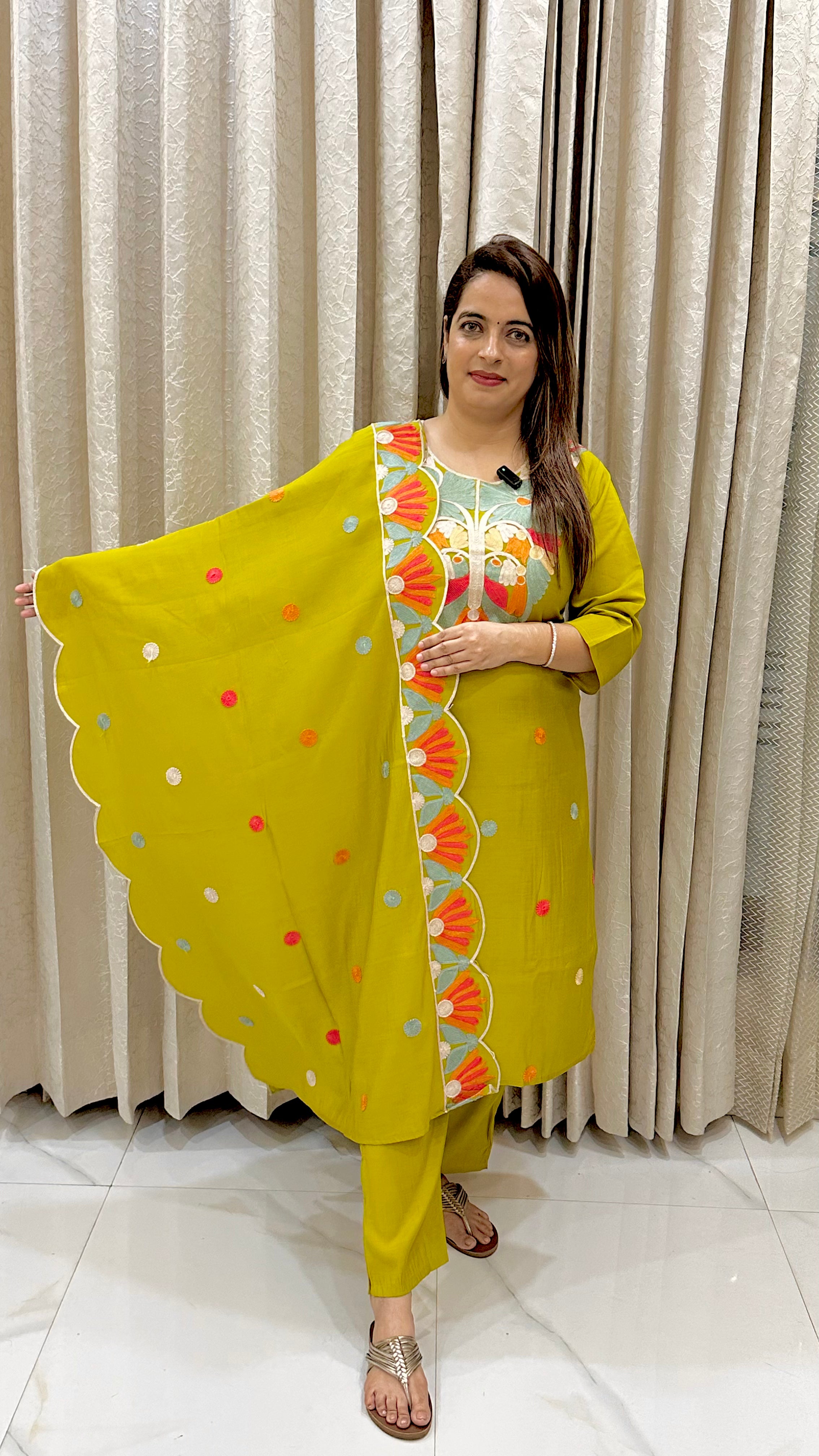 The Boutique Signature: Imperial Muslin Kashmiri Cut-Work Masterpiece