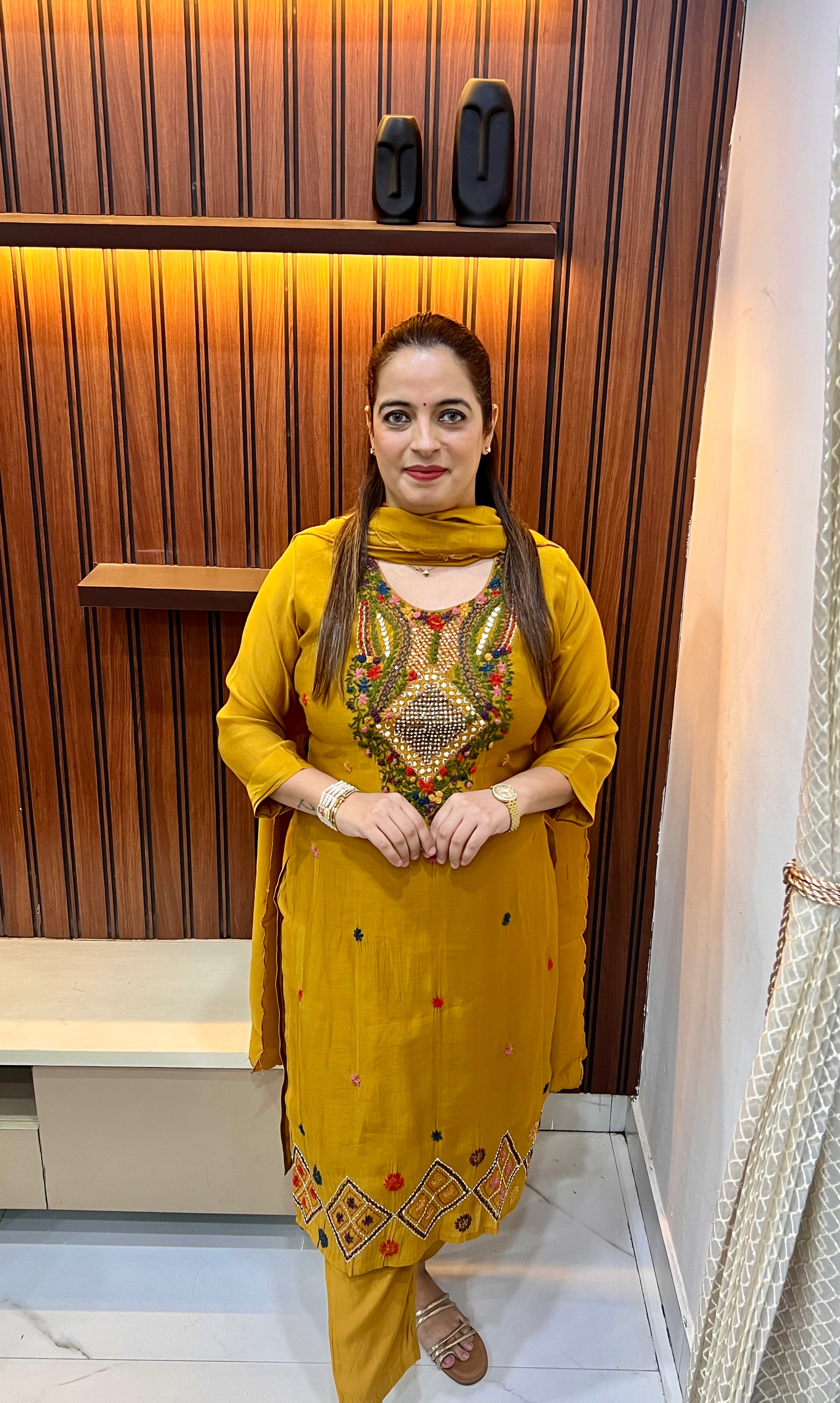 Royal Masterpiece: Mul Chanderi Suit with Authentic Kolkatta Knot Work