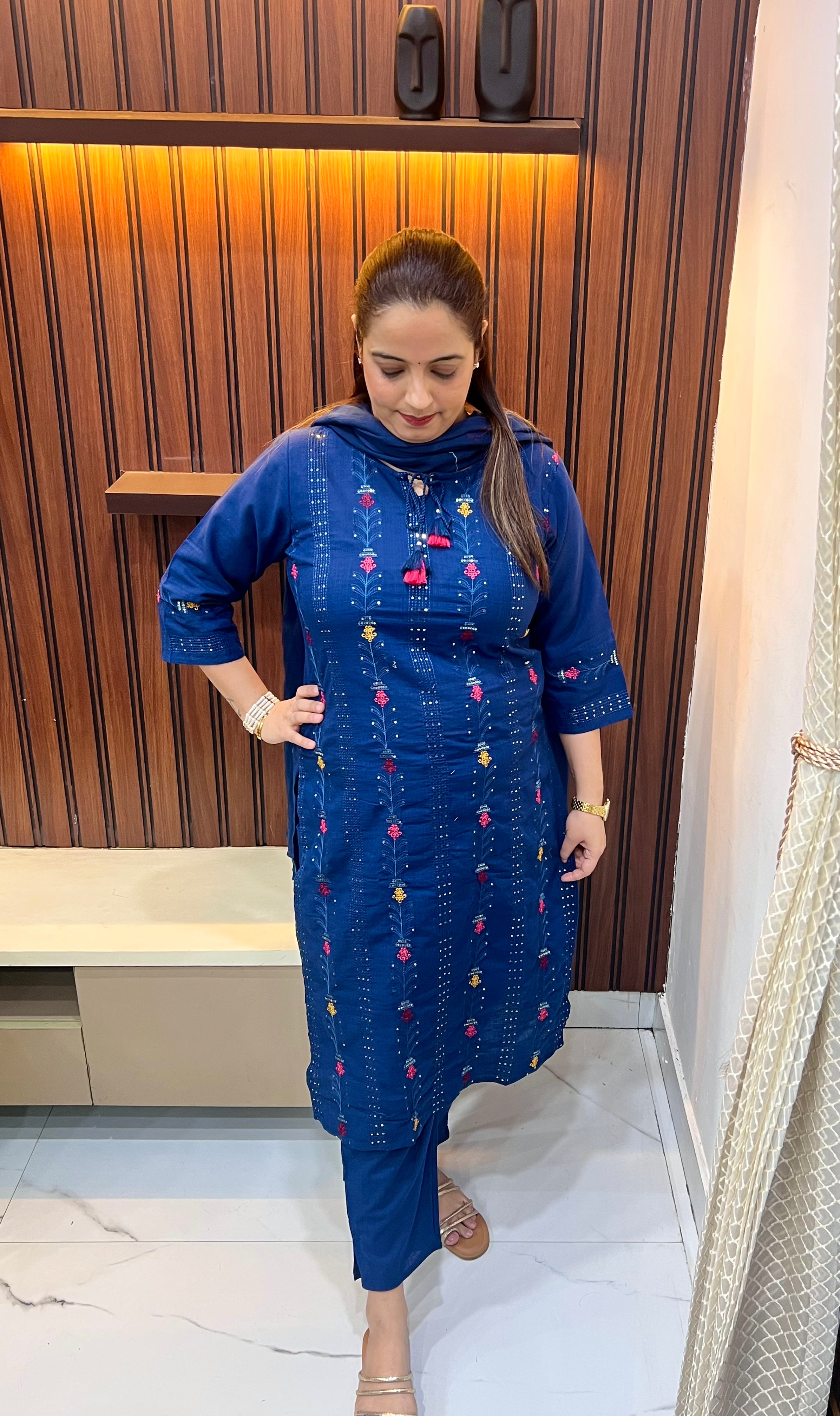 Natural Luxury: Pure Handloom Cotton Suit with Resham Thread Artistry