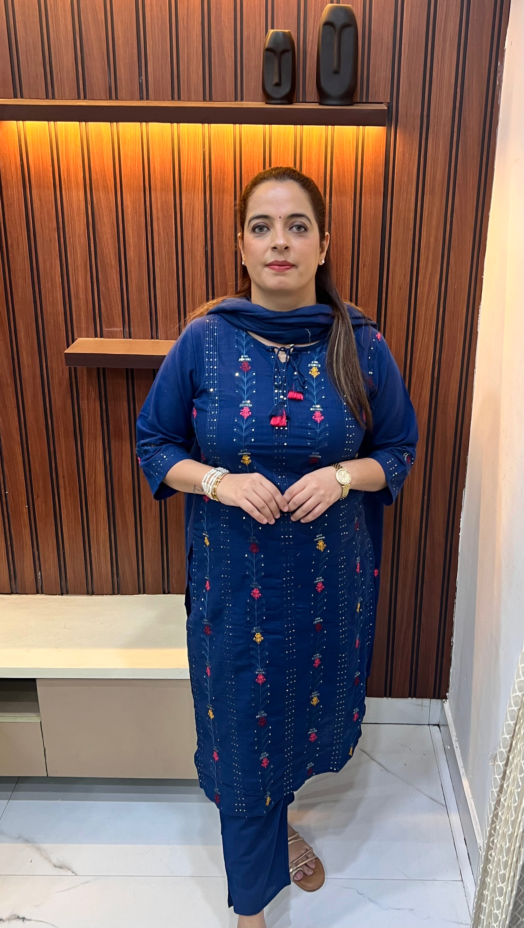 Natural Luxury: Pure Handloom Cotton Suit with Resham Thread Artistry