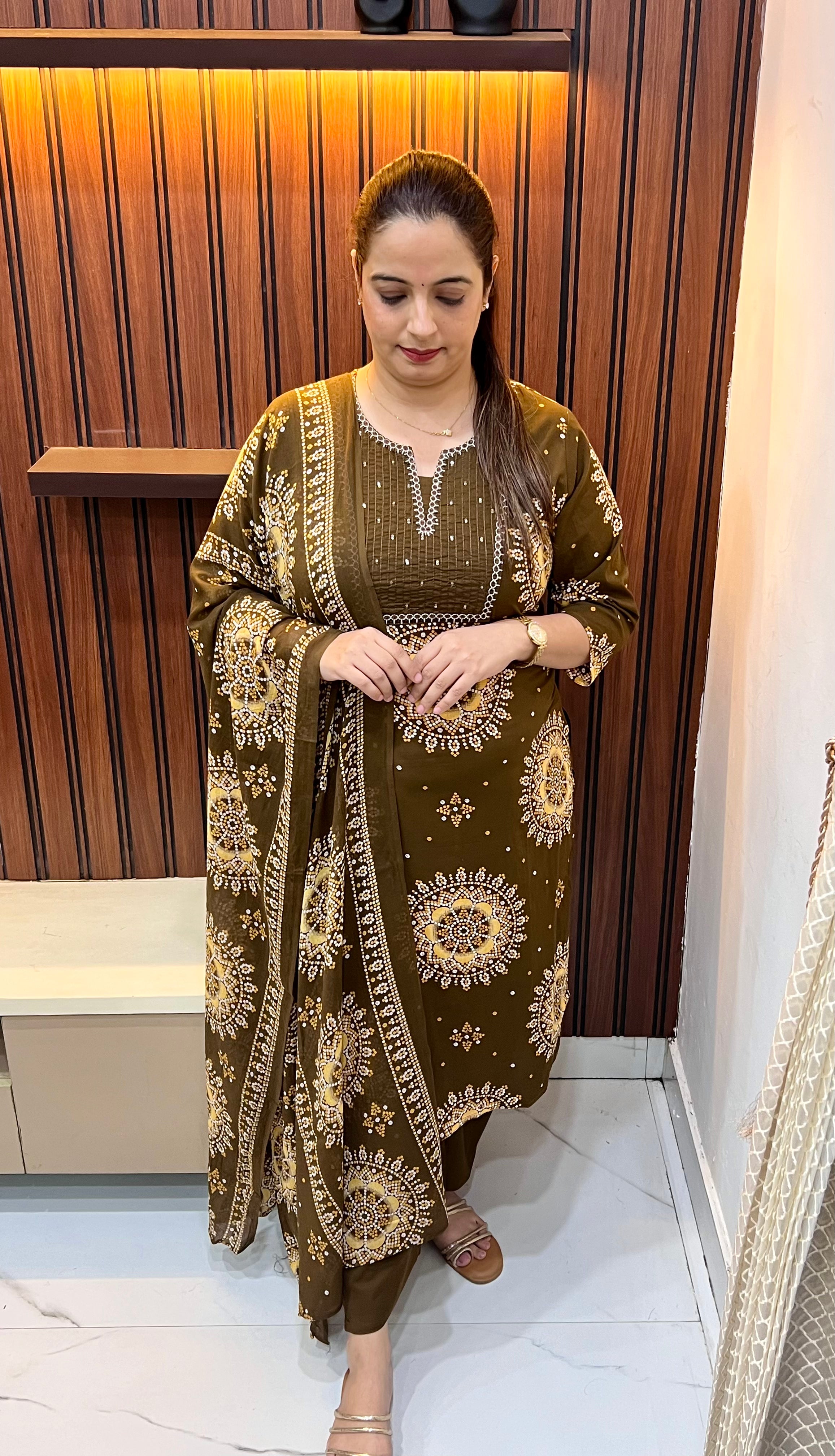 The Artisan’s Craft: Pure Cotton Bandhani Suit with Pintex & Thread Work