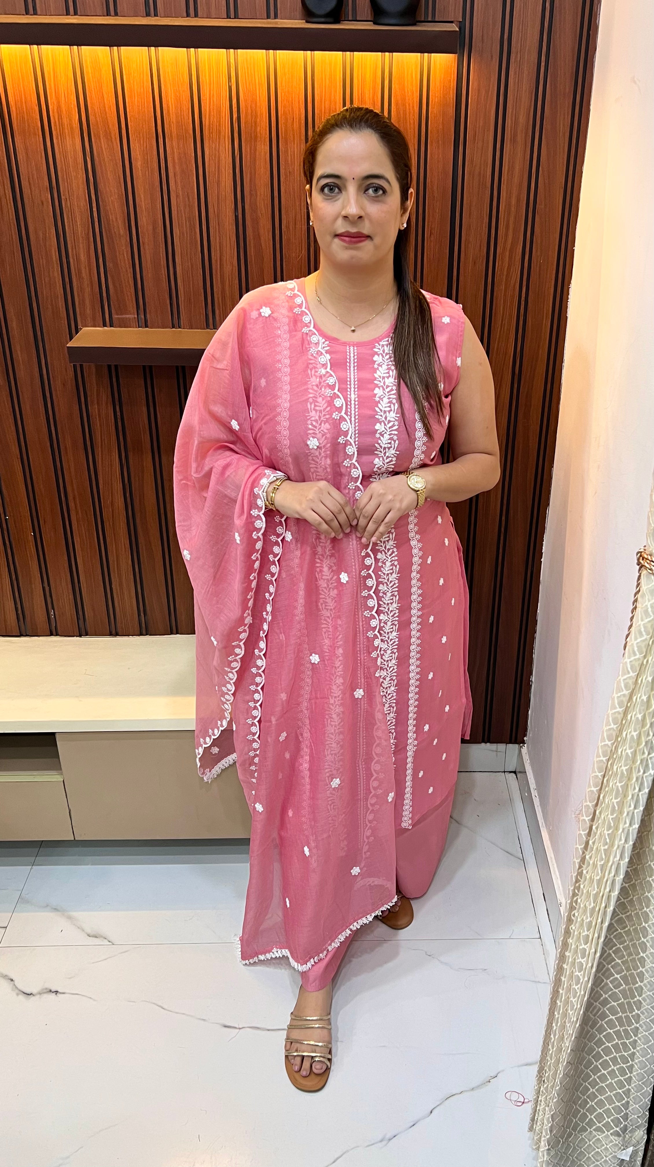 Royal Grace: Mul Chanderi Sleeveless Suit with Lucknowi Artistry