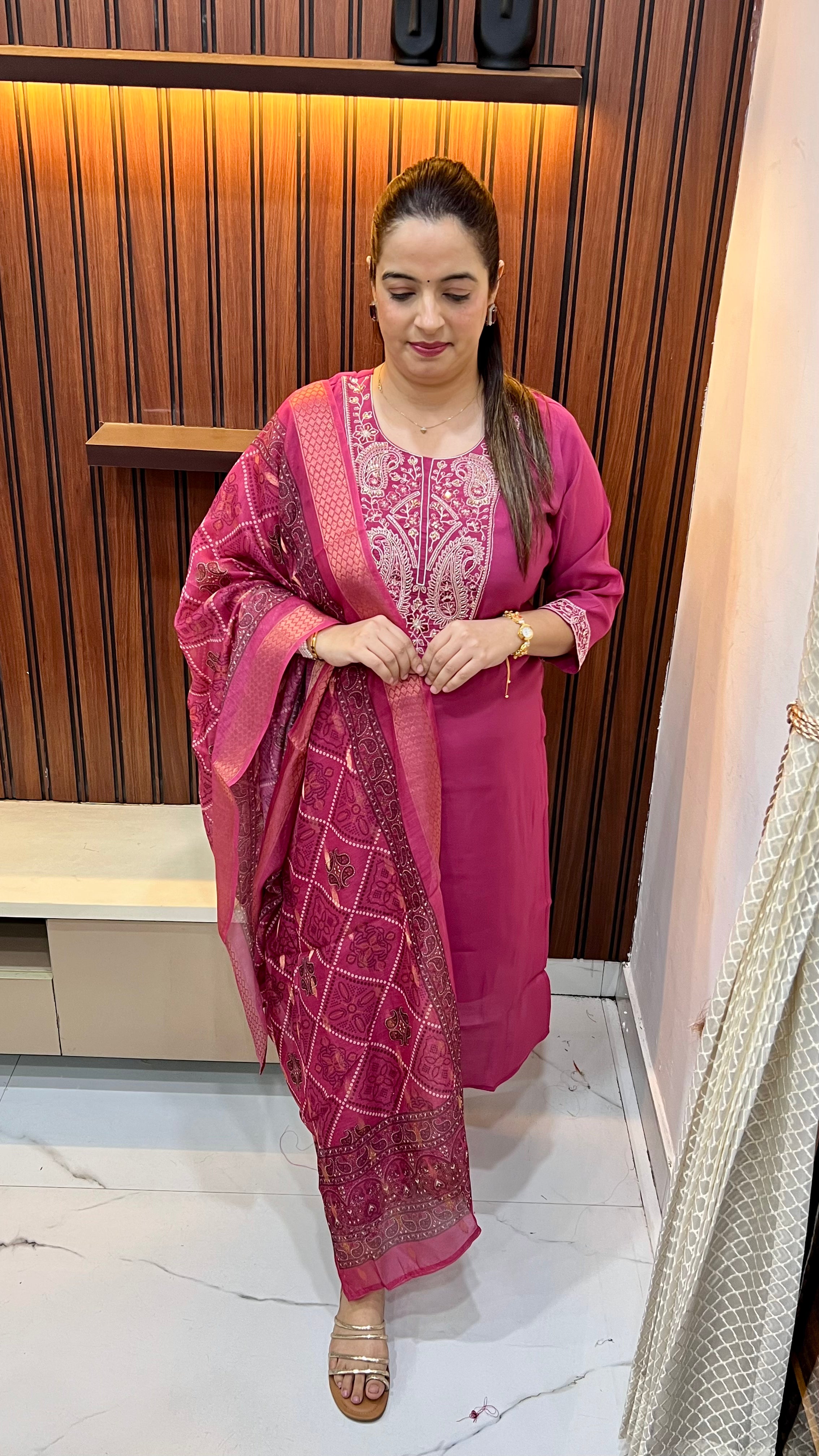 Imperial Heritage: Mul Chanderi Suit with Hand-Embroidered Kunjas & Zari Artistry