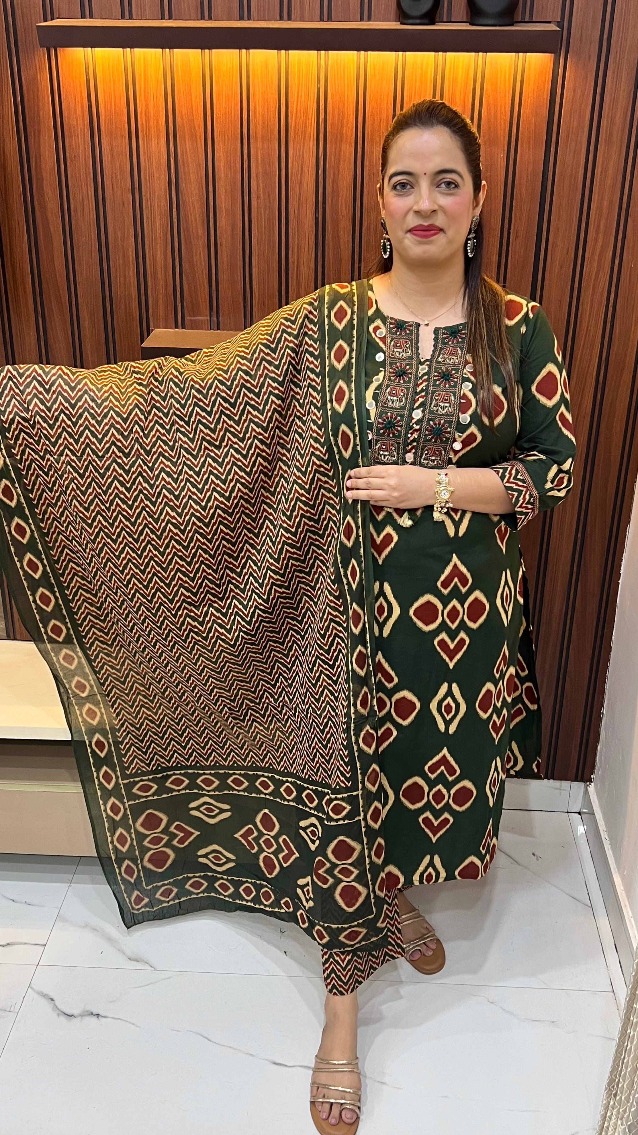 The Royal Menagerie: Pure Cotton Kalamkari Suit with Elephant Artistry & Mirror Detailing