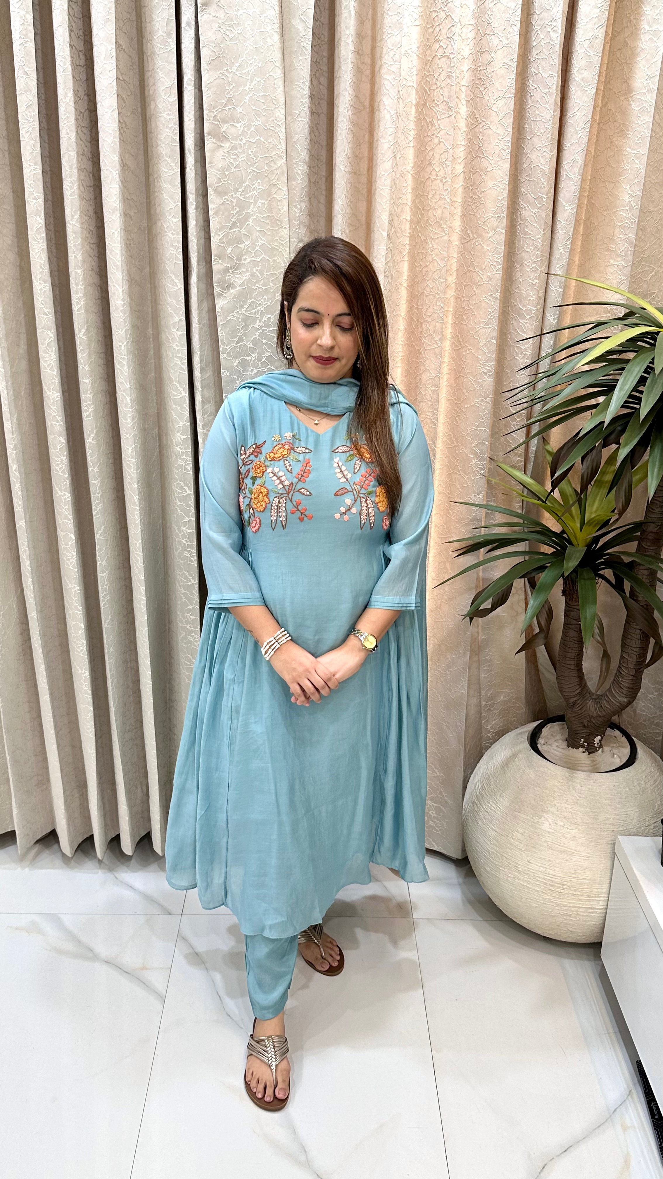 Mul Chanderi Side-Gathers Suit with Kolkata Knot Work