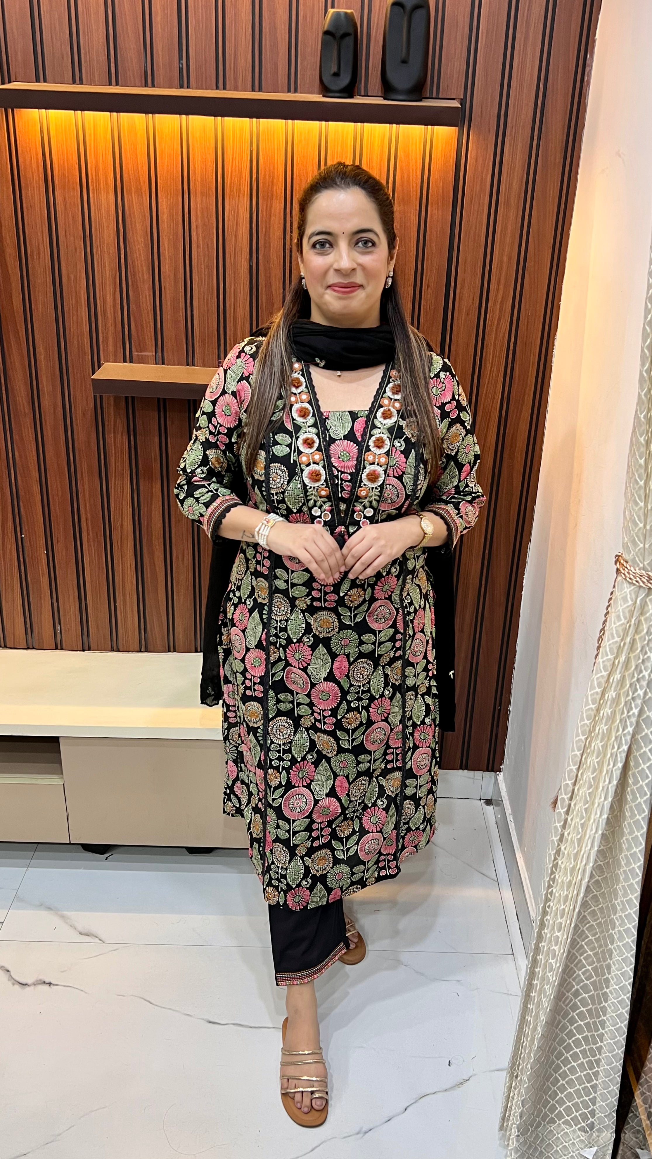 ✨ The Artisanal Soul: Pure Cotton Suit with Cut-Dana & Katha Artistry ✨