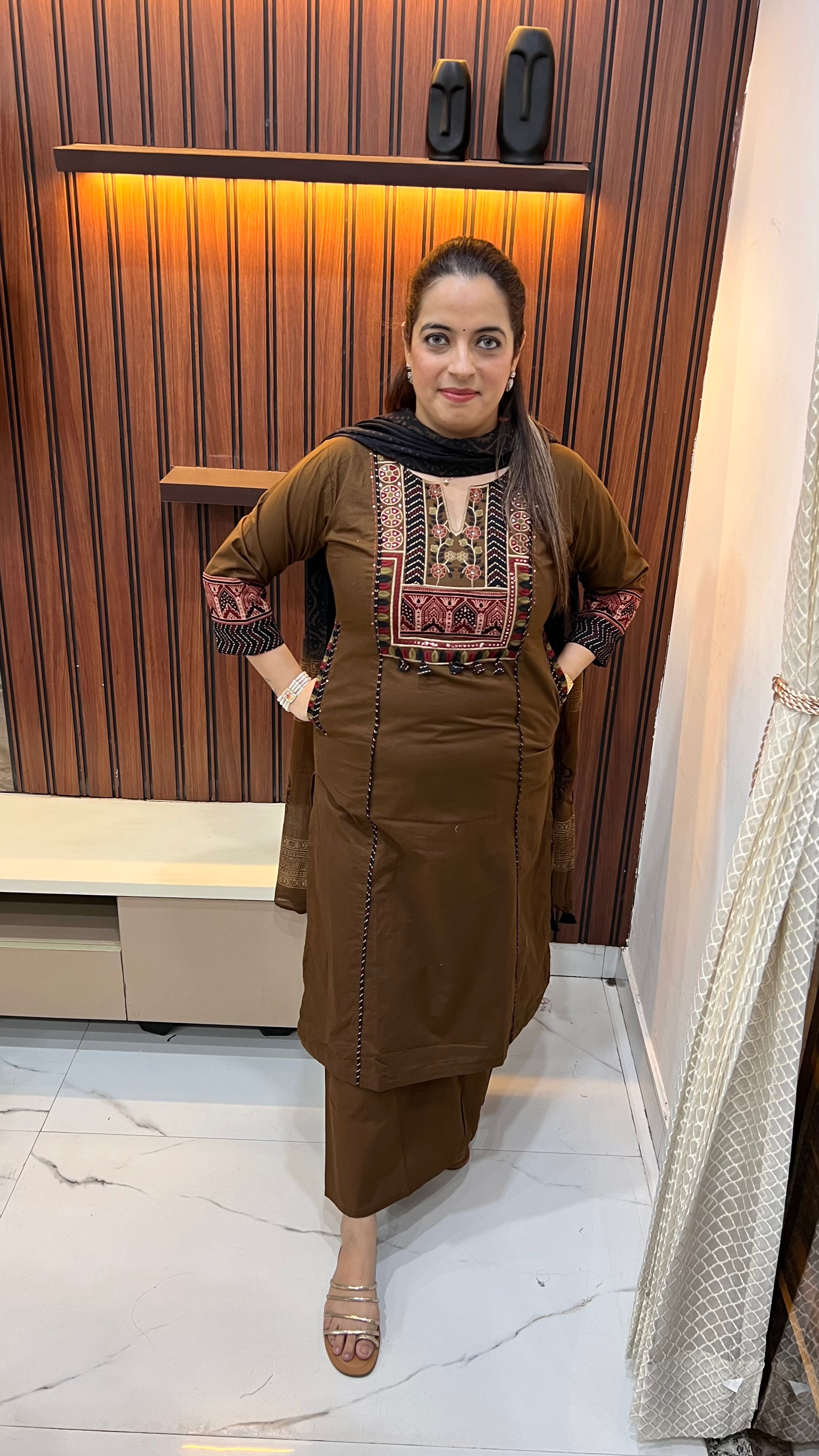 The Artisanal Heritage: Pure Cotton Kalamkari Suit with Dual-Side Designer Pockets