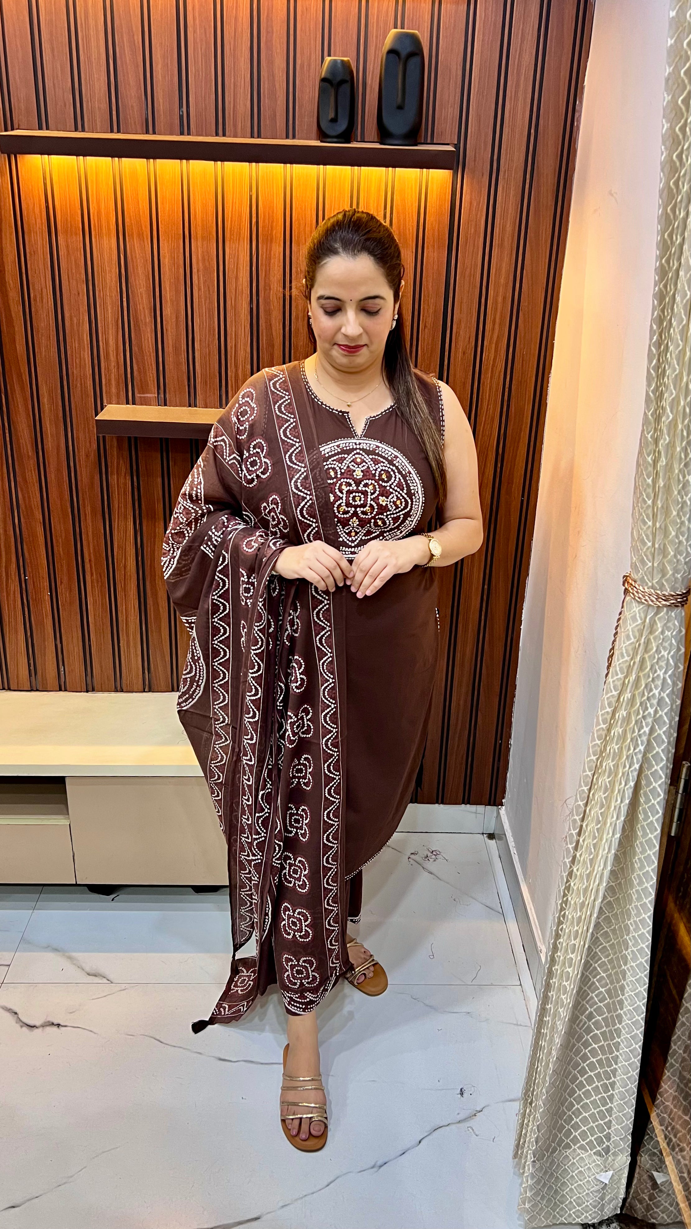 ✨ The Ethereal Bandhani: Pure Cotton Sleeveless Suit with Katha Artistry ✨